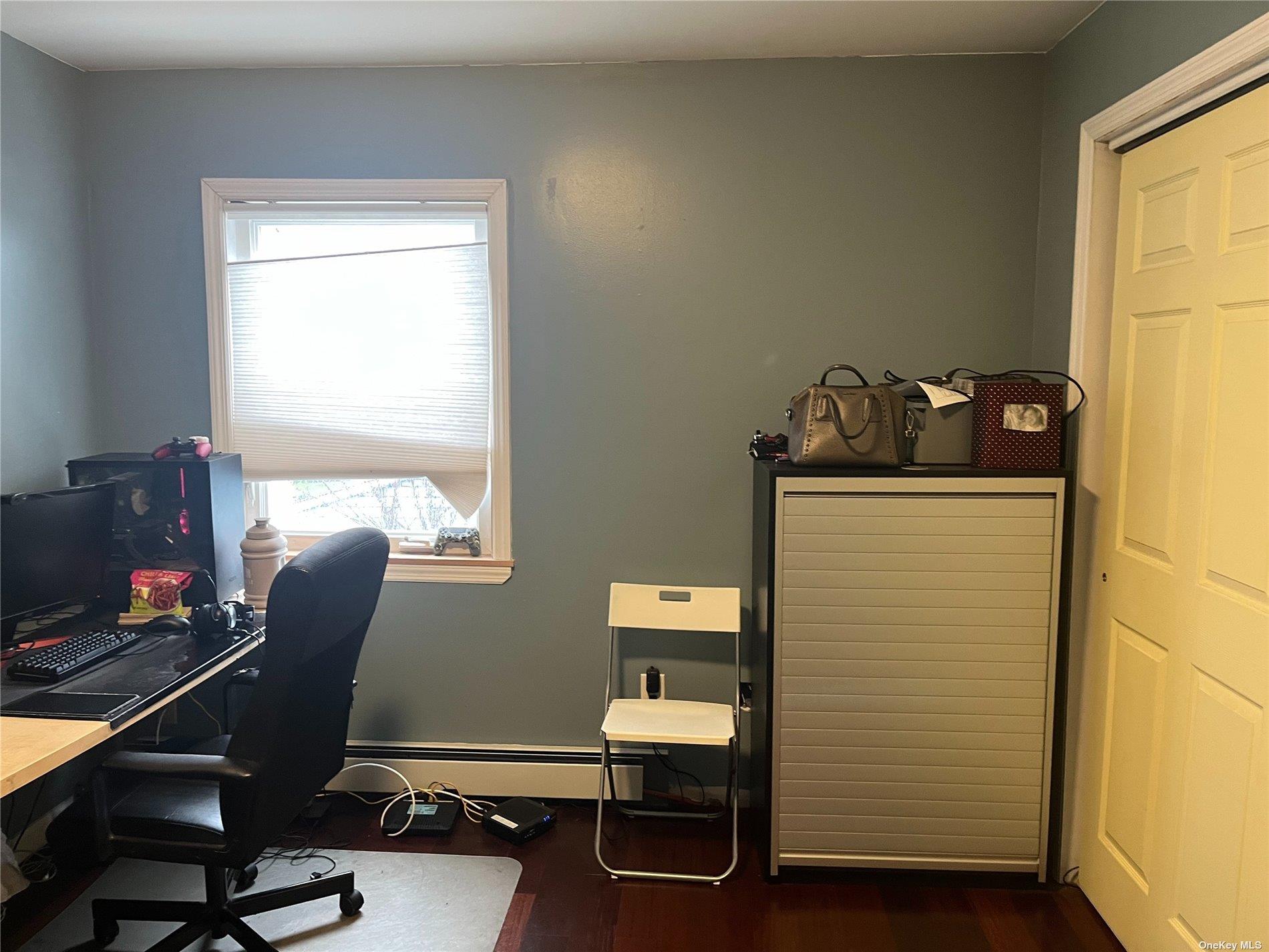 1 Woodpecker Lane, Levittown, NY 11756