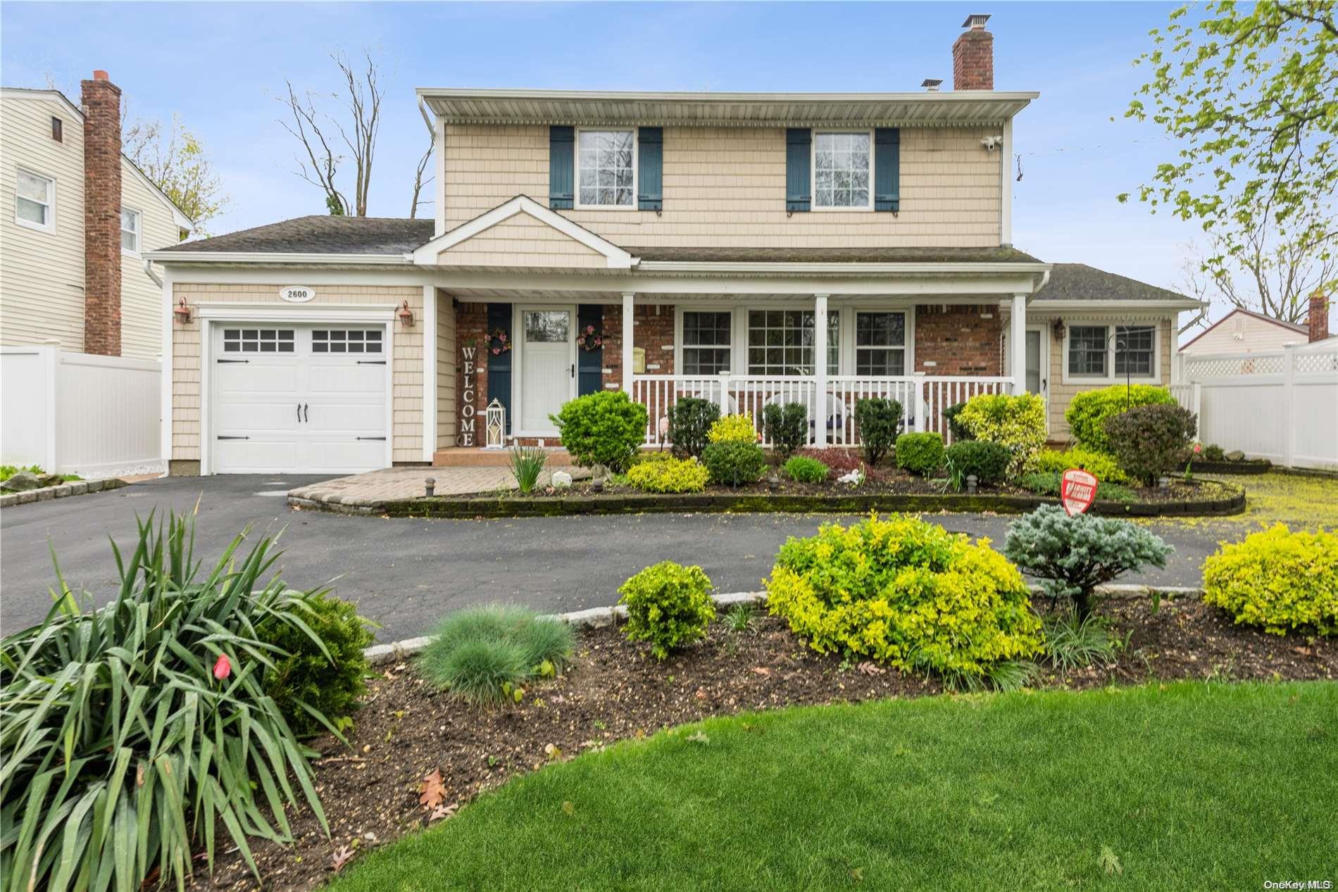 2600 S Bismark Avenue, North Bellmore, NY 11710