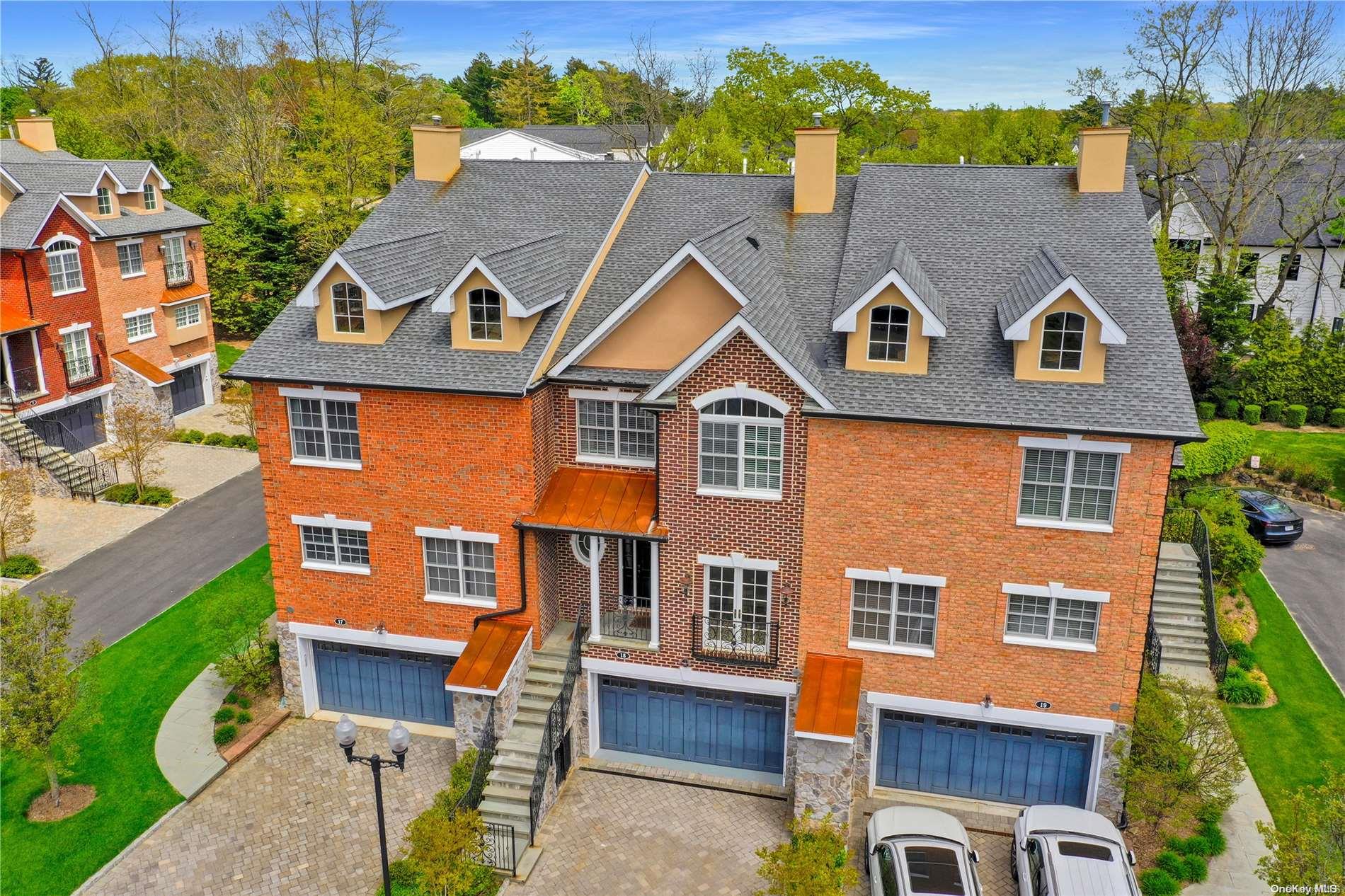 18 The Preserve # 18, Woodbury, NY 11797