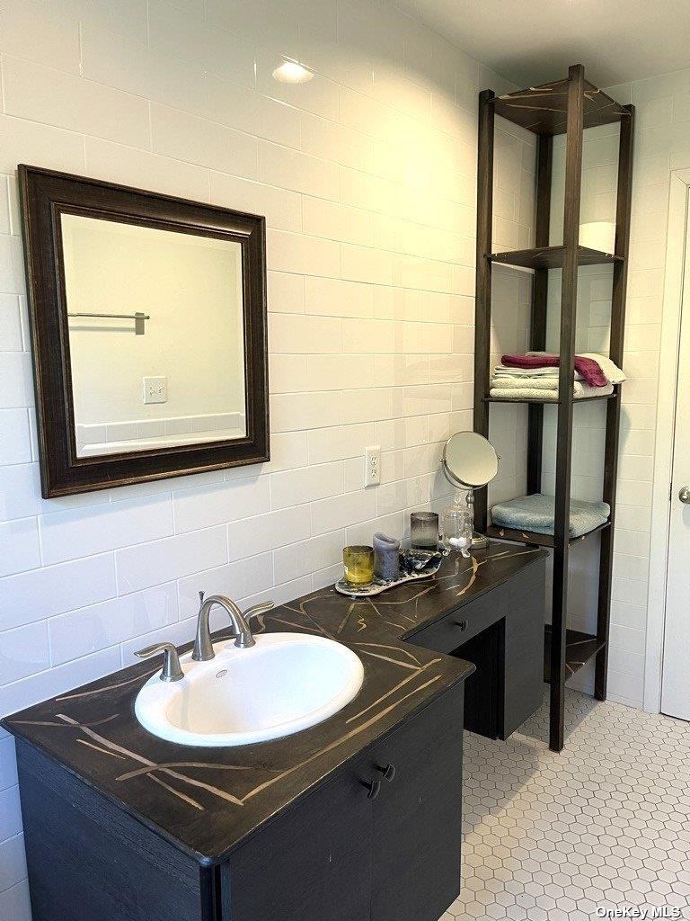 400 Hill Road, Southold, NY 11971