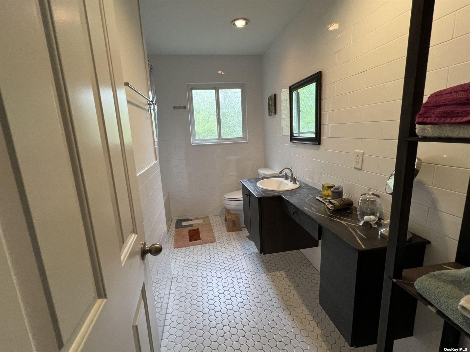 400 Hill Road, Southold, NY 11971