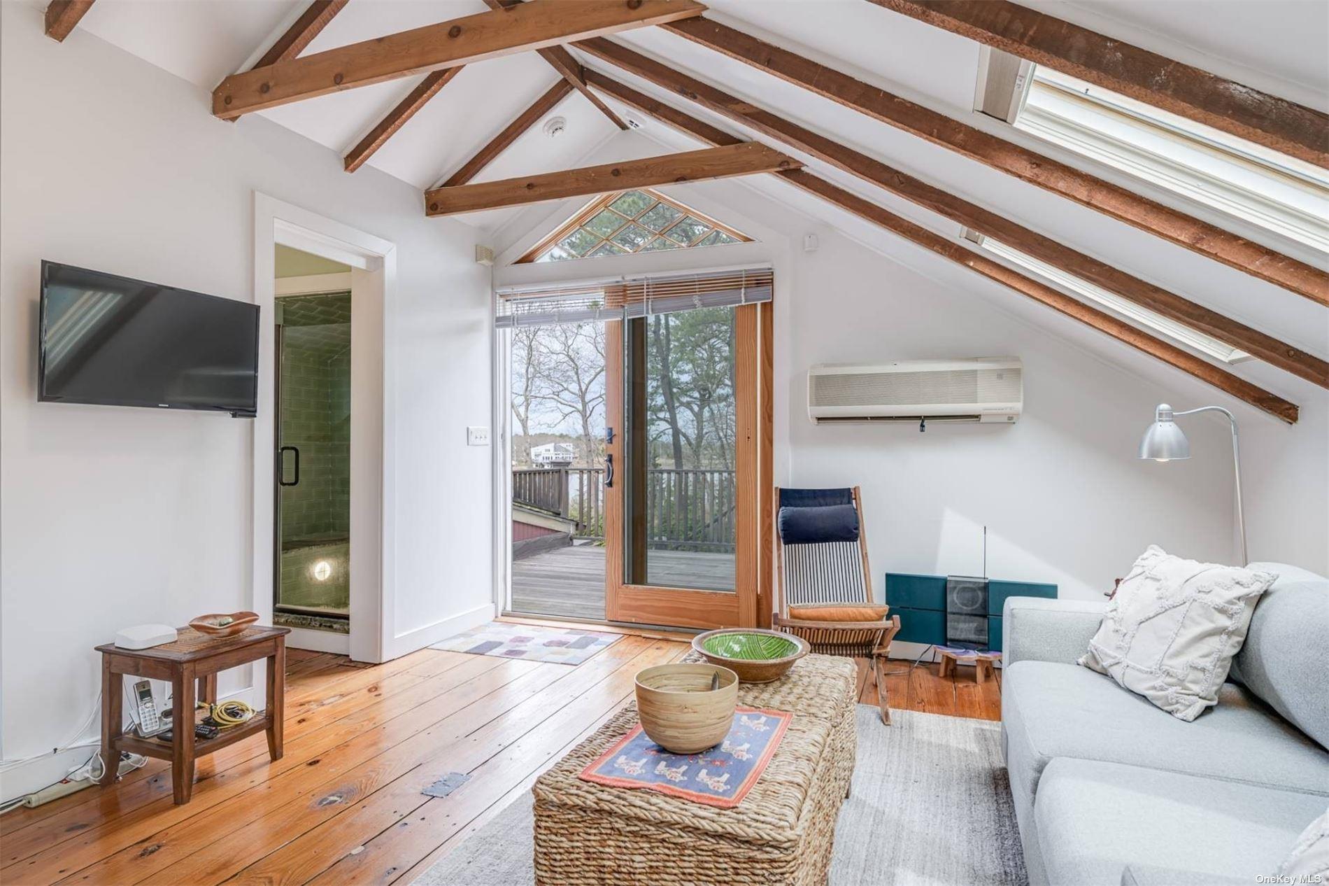 17 Huntington Lane, Flanders, NY 11901