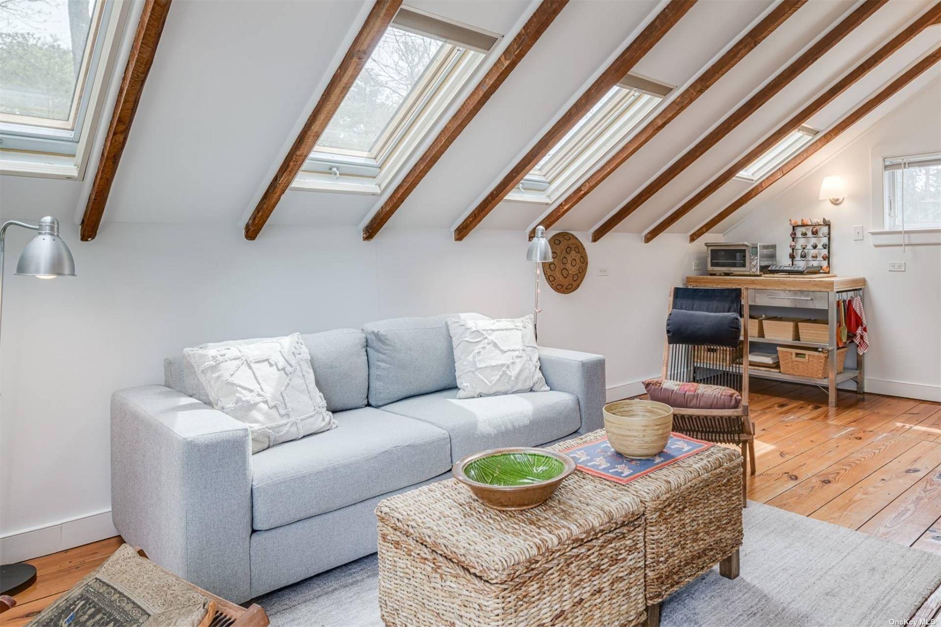 17 Huntington Lane, Flanders, NY 11901