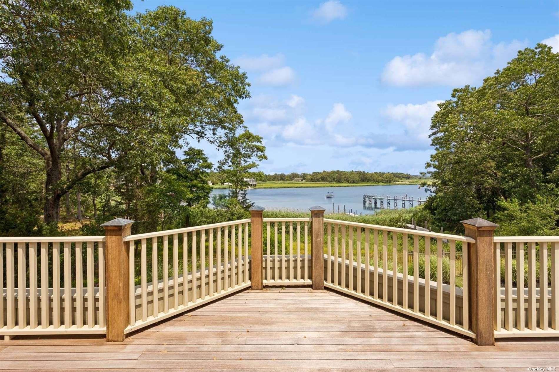 17 Huntington Lane, Flanders, NY 11901