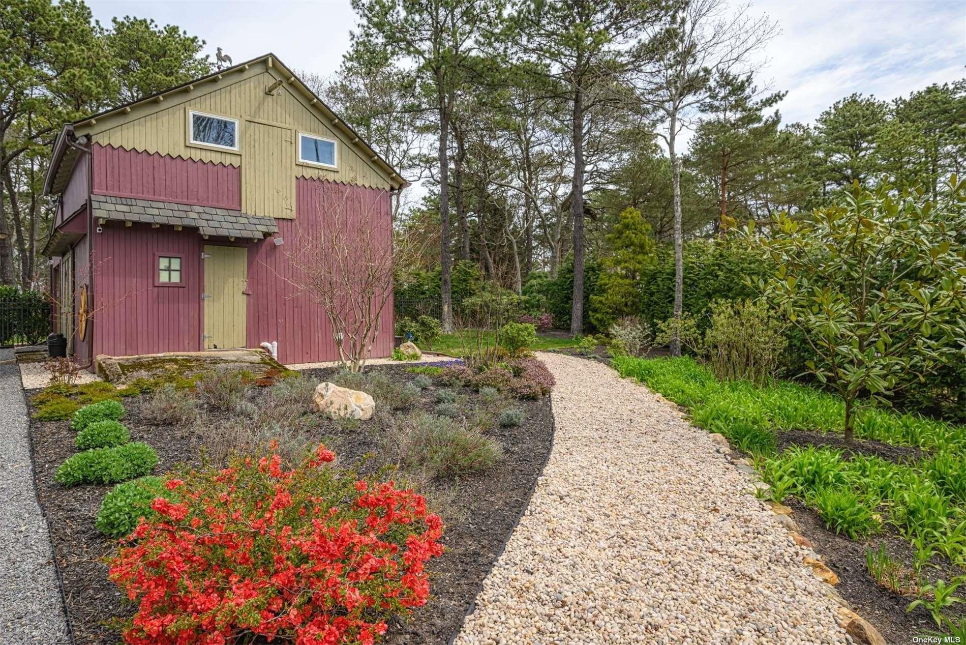 17 Huntington Lane, Flanders, NY 11901