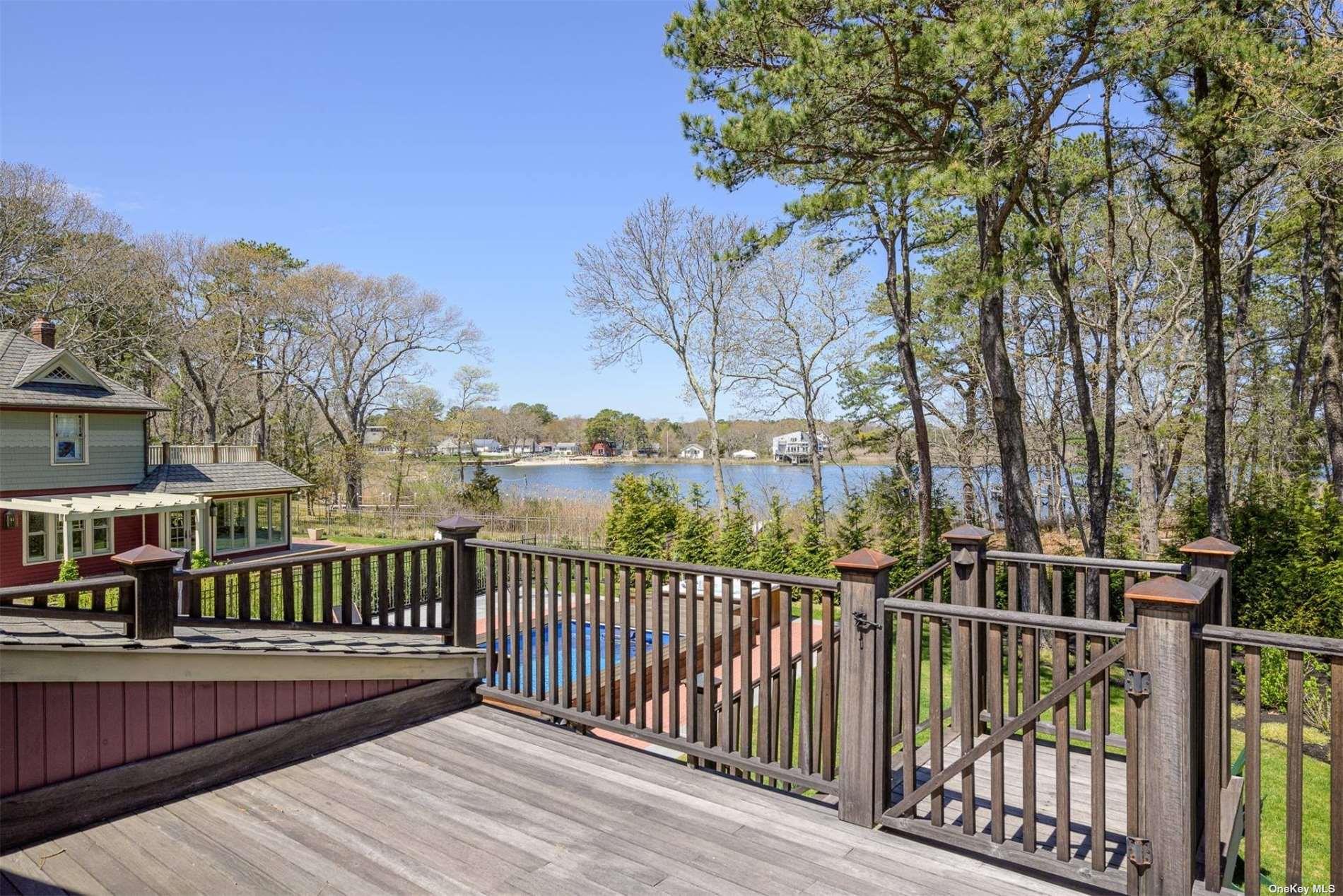 17 Huntington Lane, Flanders, NY 11901