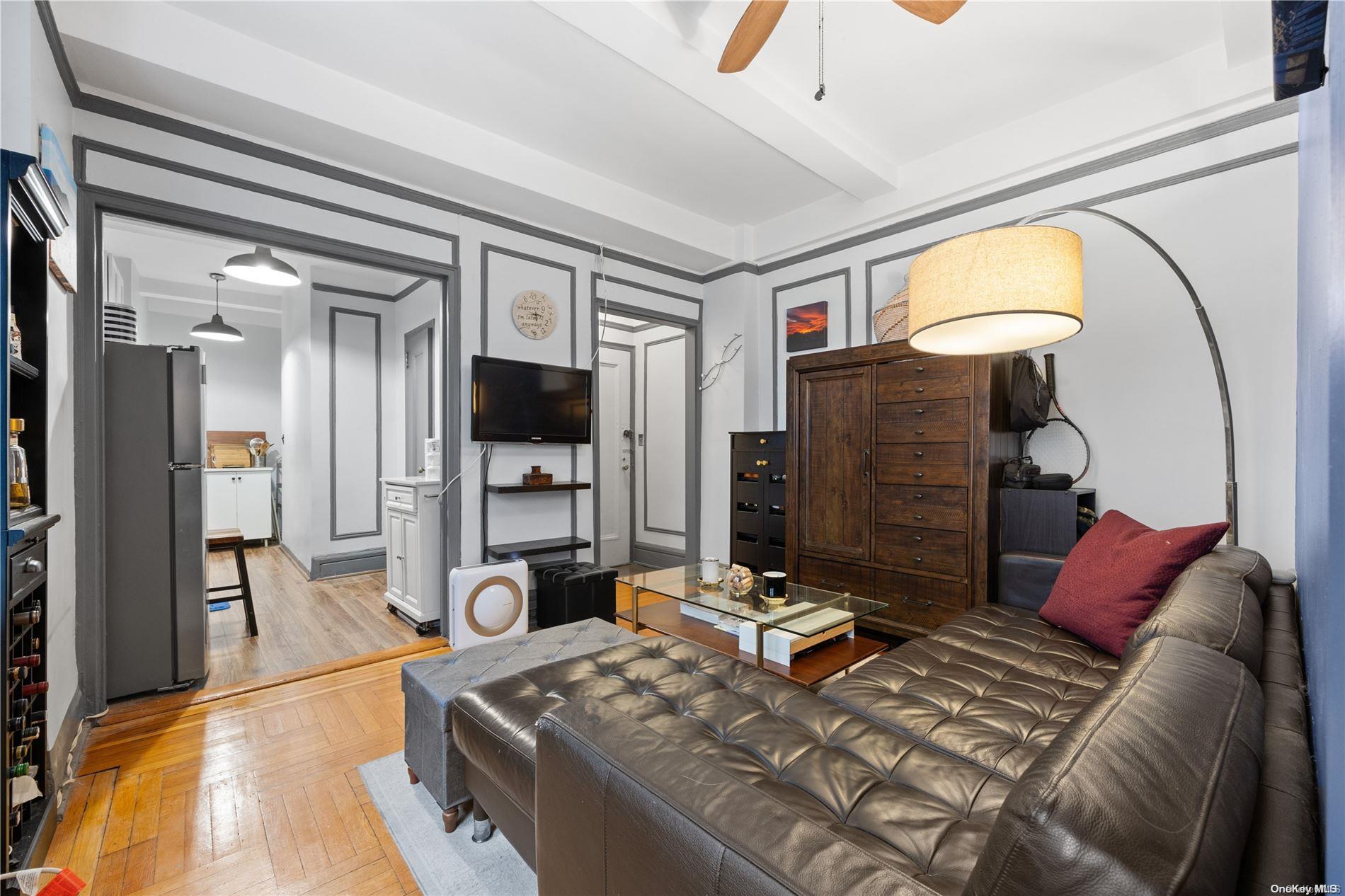 269 West 72nd Street # 2D, New York (Manhattan), NY 10023