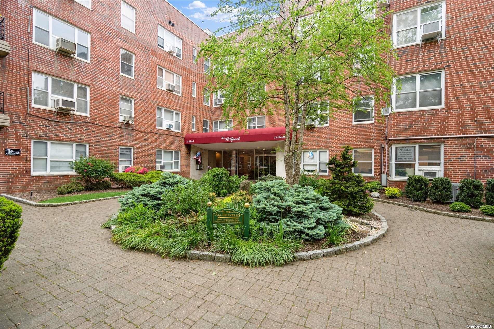 75 S Middle Neck Road # 2D, Great Neck, NY 11021