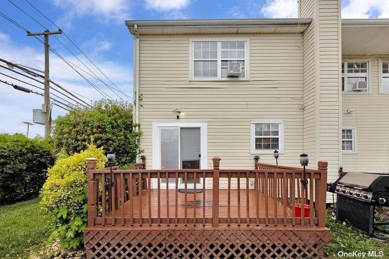 216 Swalm Street # A, Westbury, NY 11590