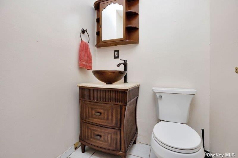 216 Swalm Street # A, Westbury, NY 11590