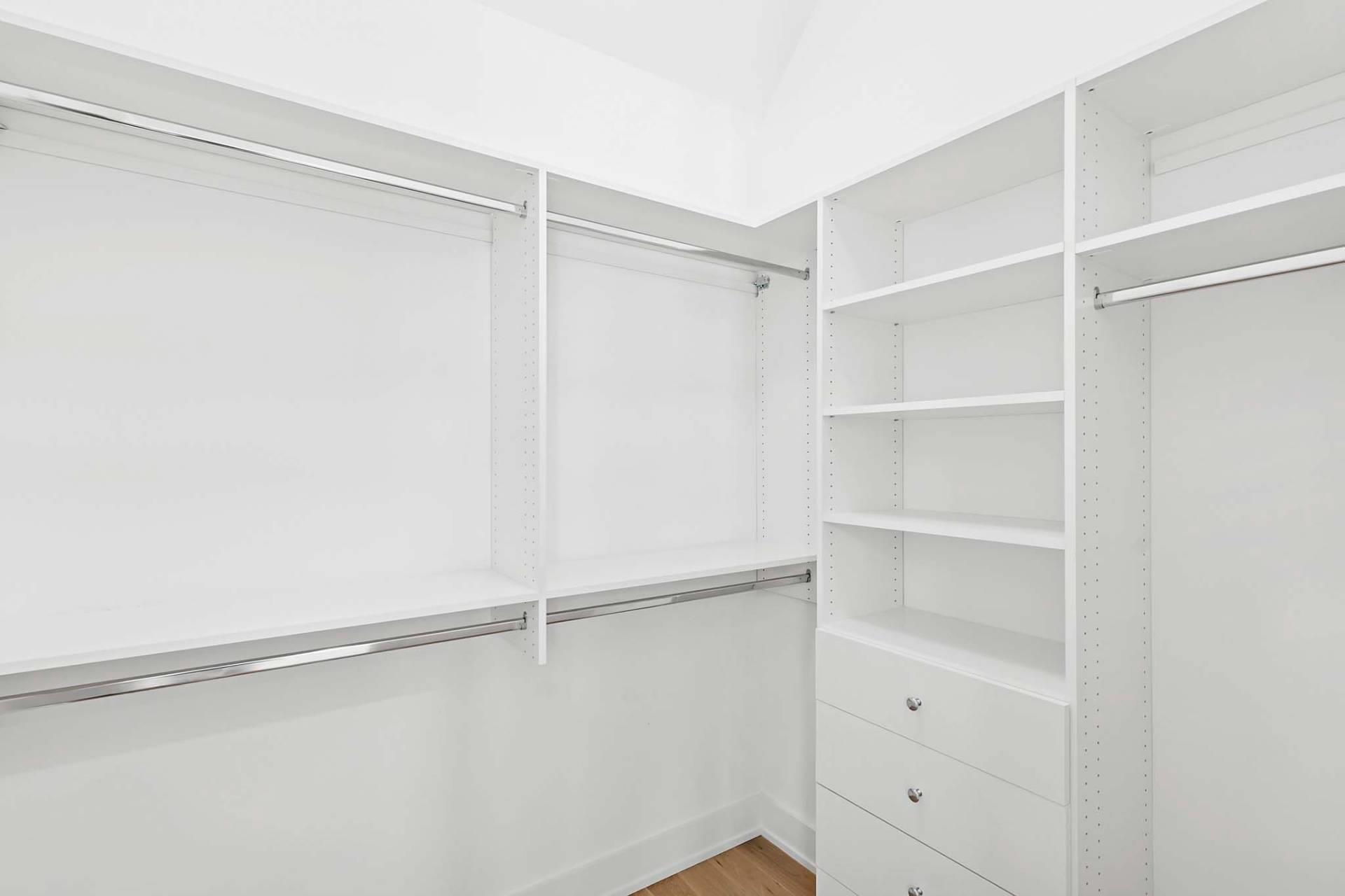 5 White Oak Lane, Southampton, NY 11968