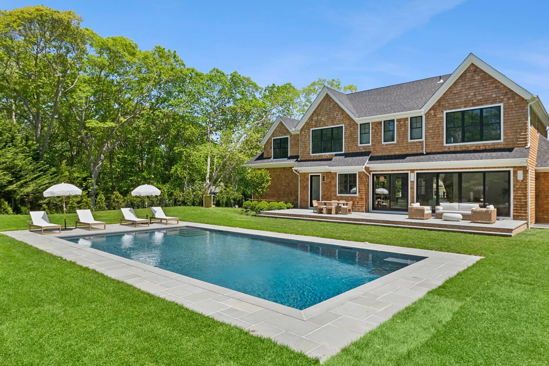 5 White Oak Lane, Southampton, NY 11968