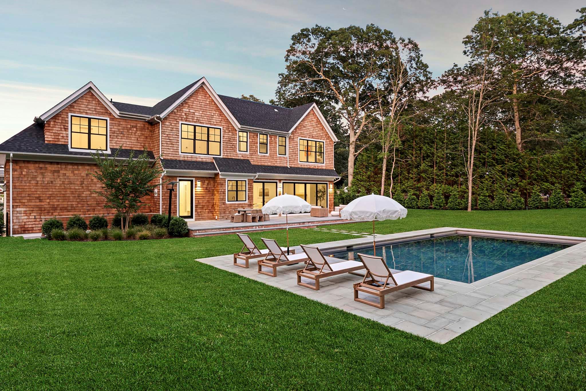 5 White Oak Lane, Southampton, NY 11968