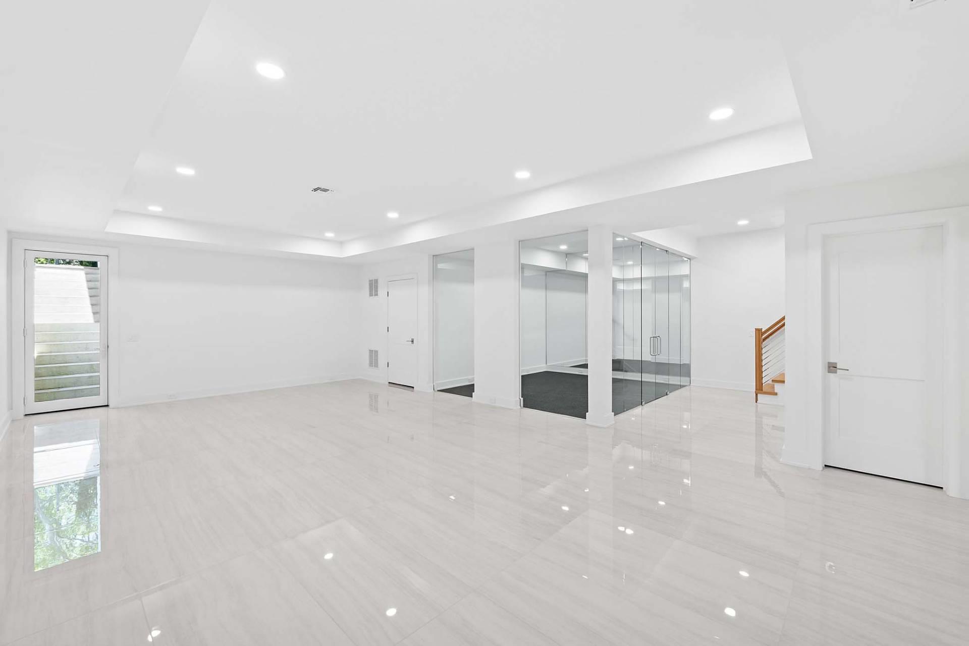 5 White Oak Lane, Southampton, NY 11968