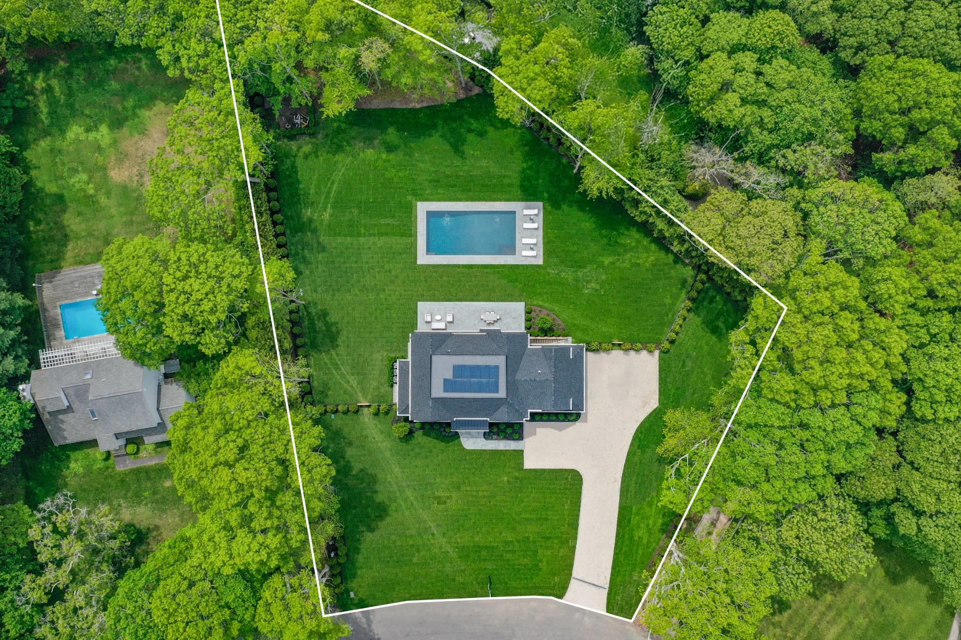 5 White Oak Lane, Southampton, NY 11968