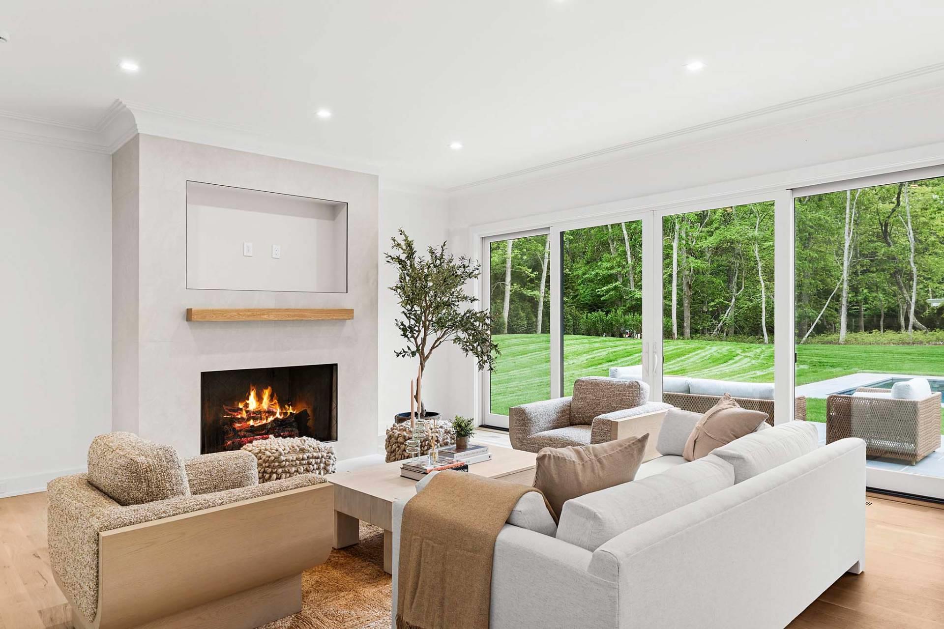 5 White Oak Lane, Southampton, NY 11968