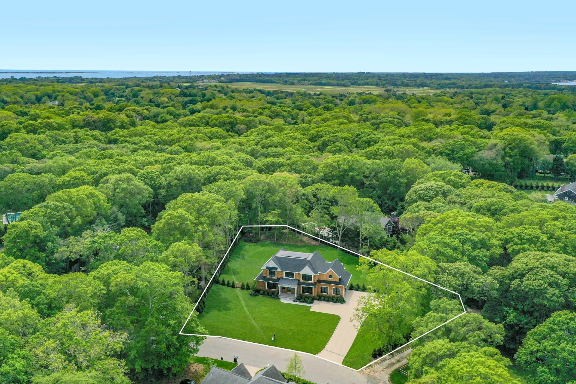 5 White Oak Lane, Southampton, NY 11968