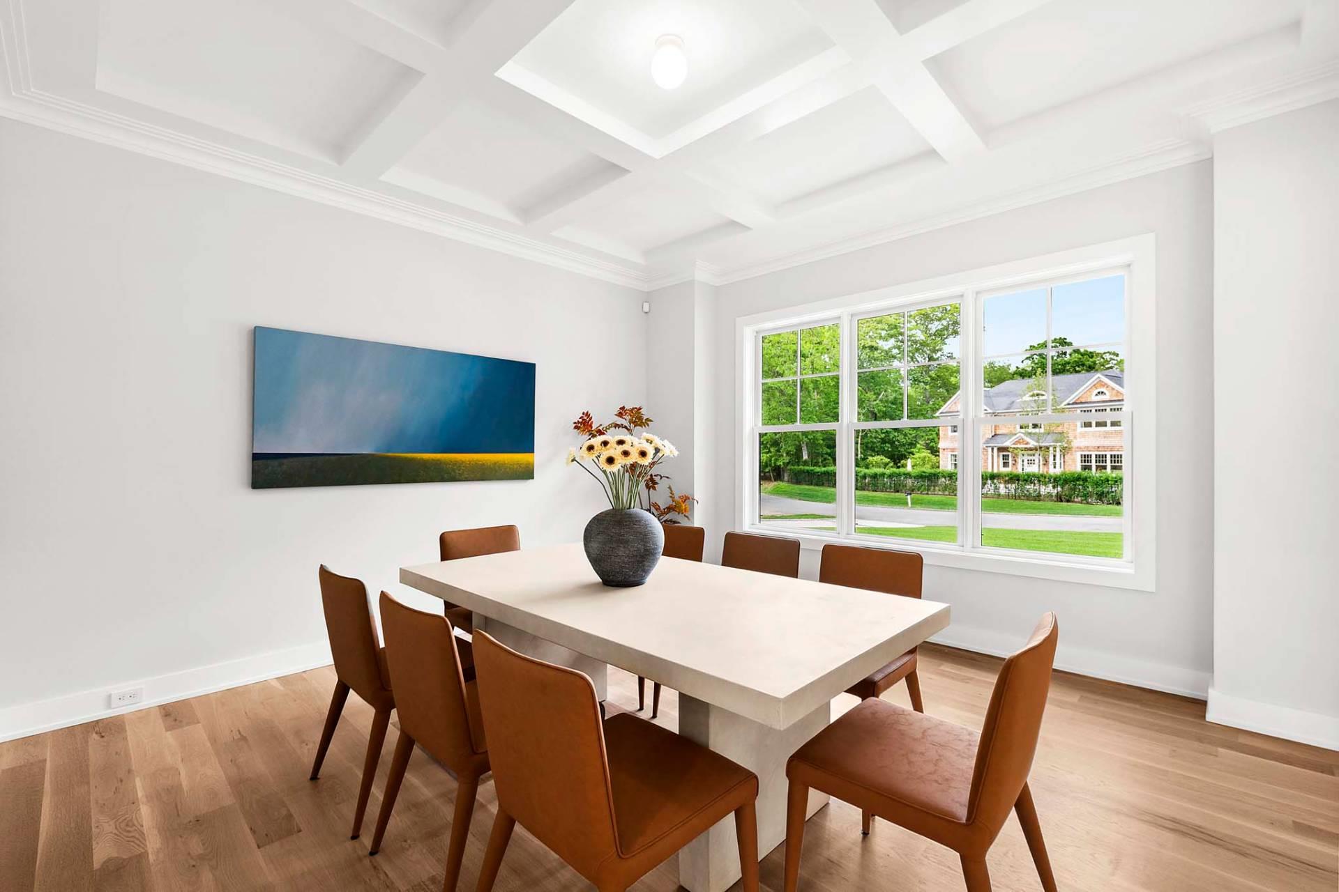 5 White Oak Lane, Southampton, NY 11968