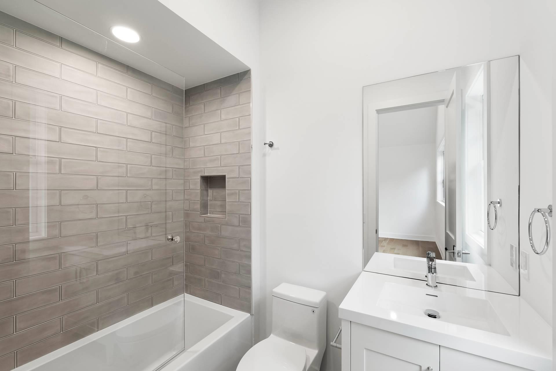 5 White Oak Lane, Southampton, NY 11968