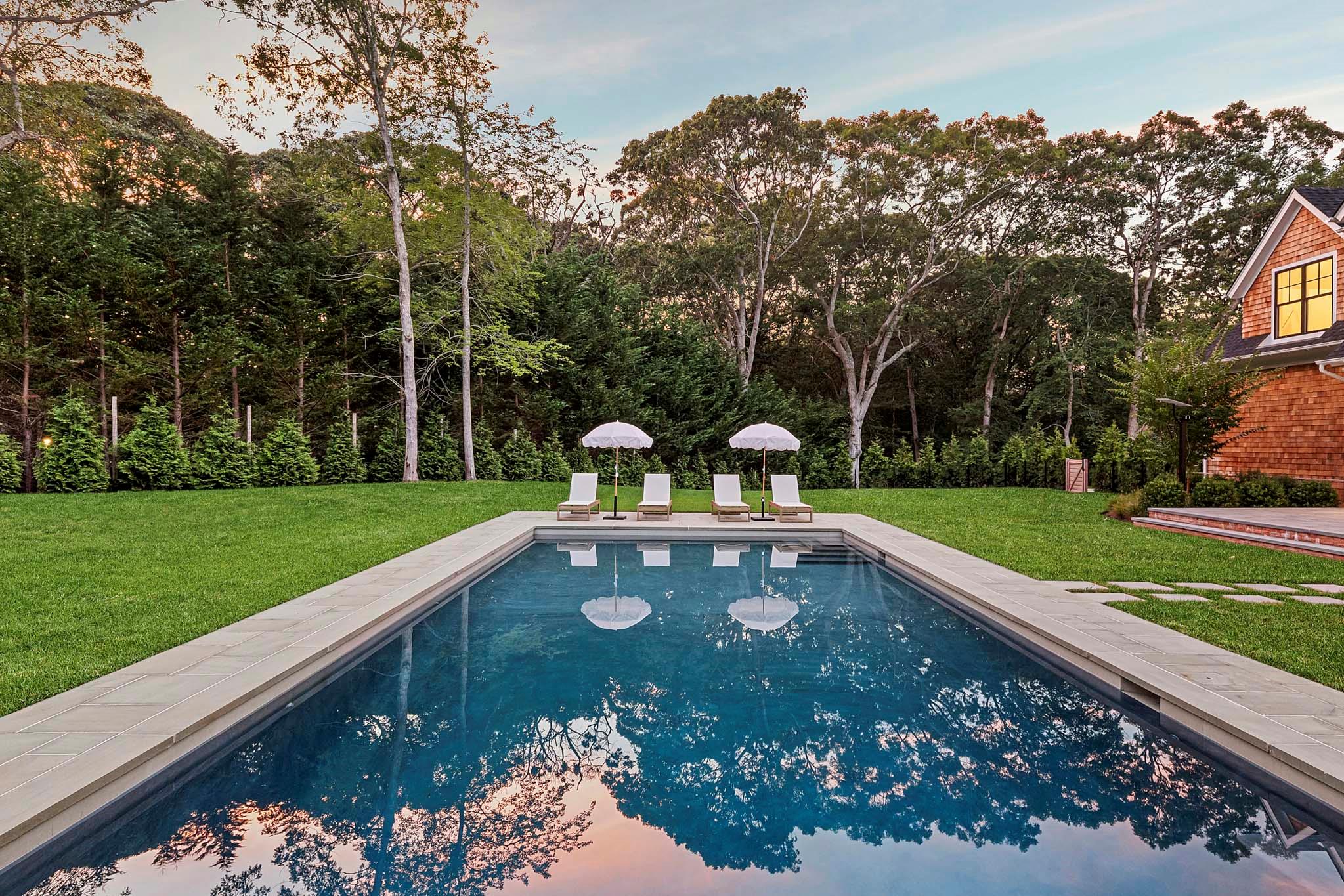 5 White Oak Lane, Southampton, NY 11968