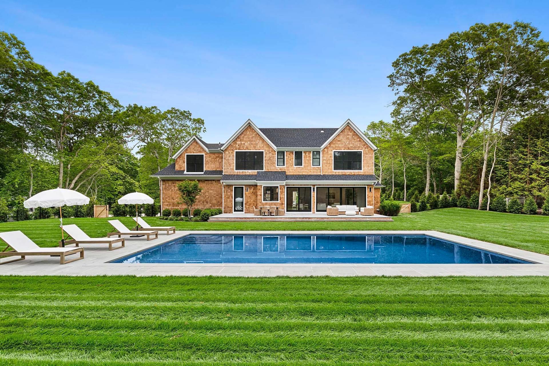 5 White Oak Lane, Southampton, NY 11968