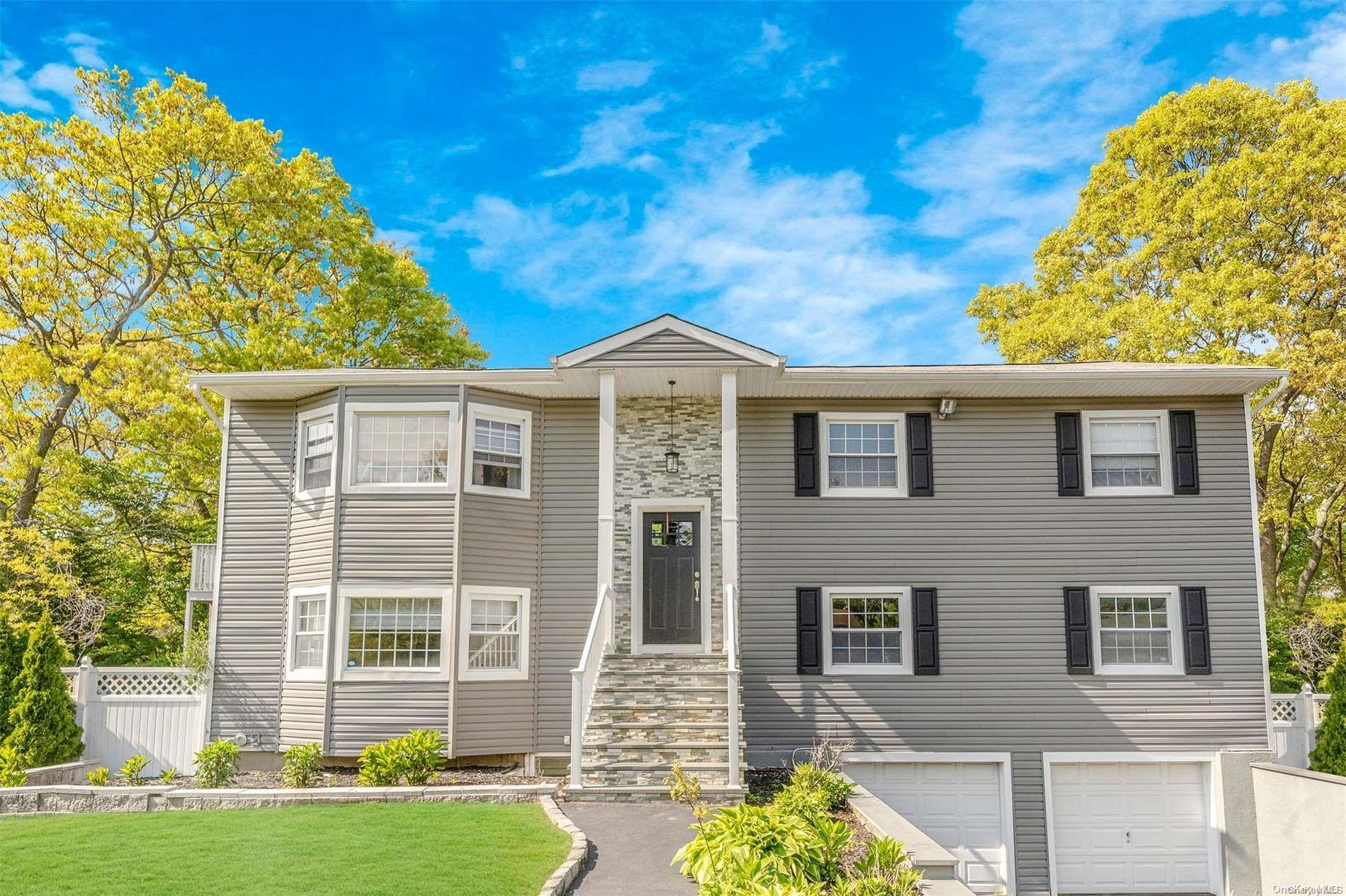 7 Michele Court, Holtsville, NY 11742