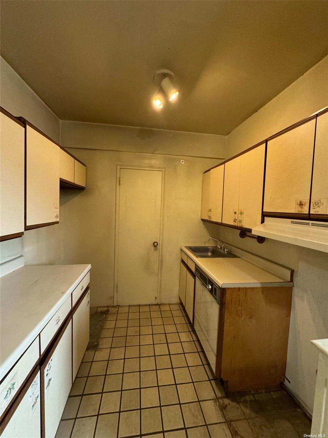 67-76 Booth Street # 1G, Forest Hills, NY 11375