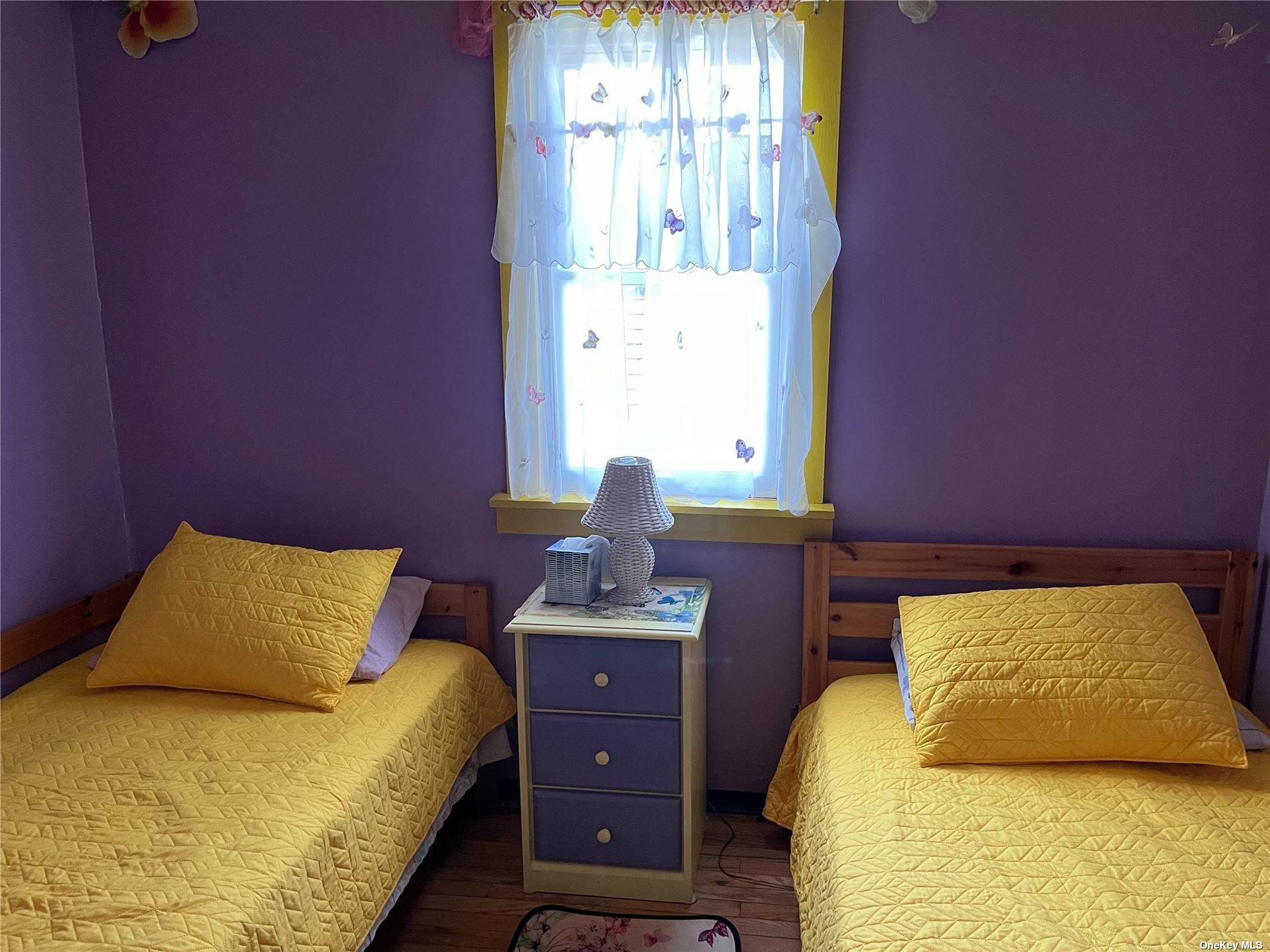 4 Surfview Walk, Seaview, NY 11770