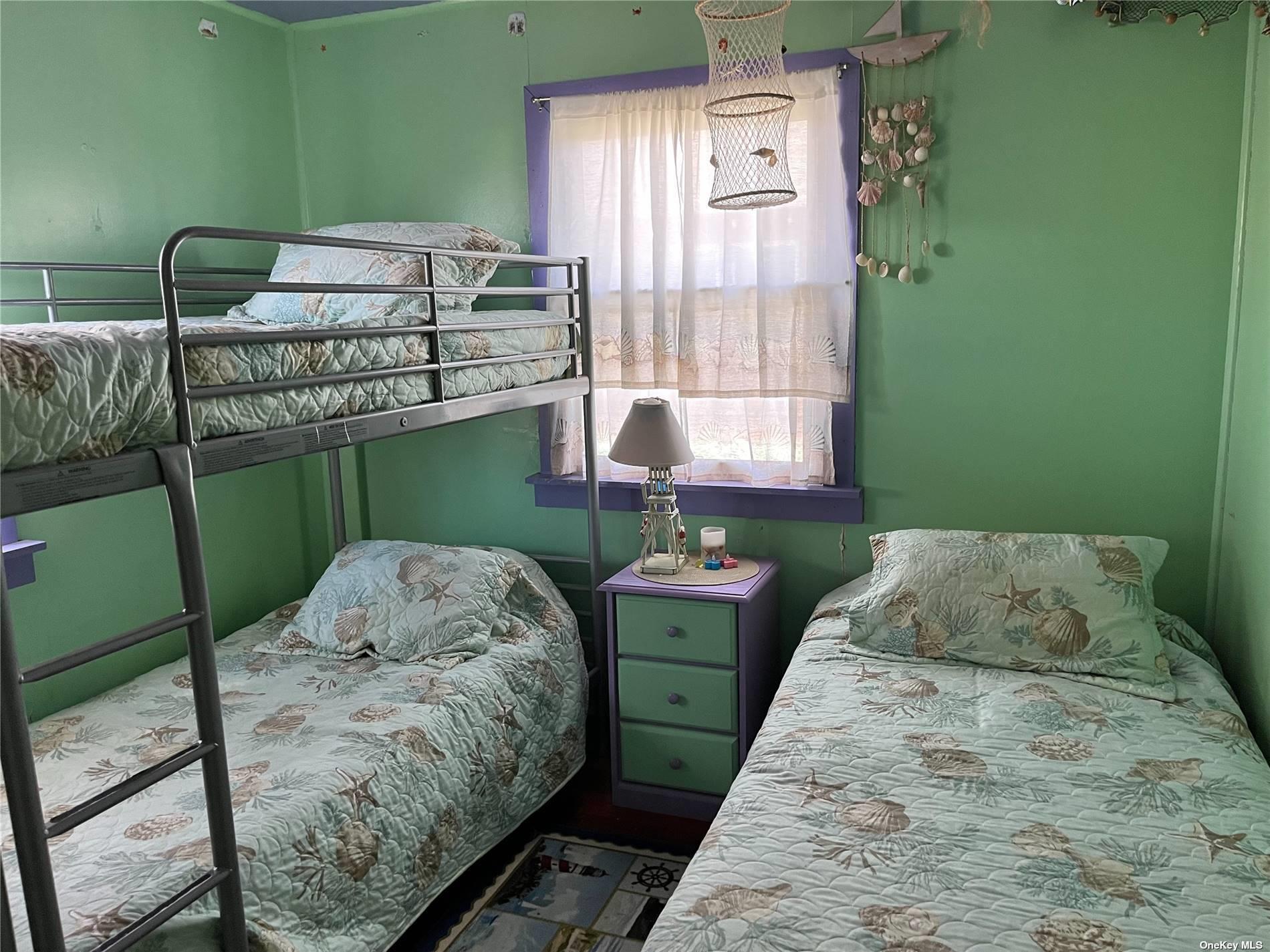 4 Surfview Walk, Seaview, NY 11770