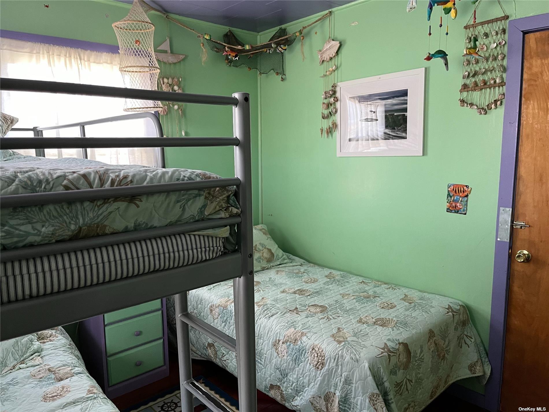 4 Surfview Walk, Seaview, NY 11770