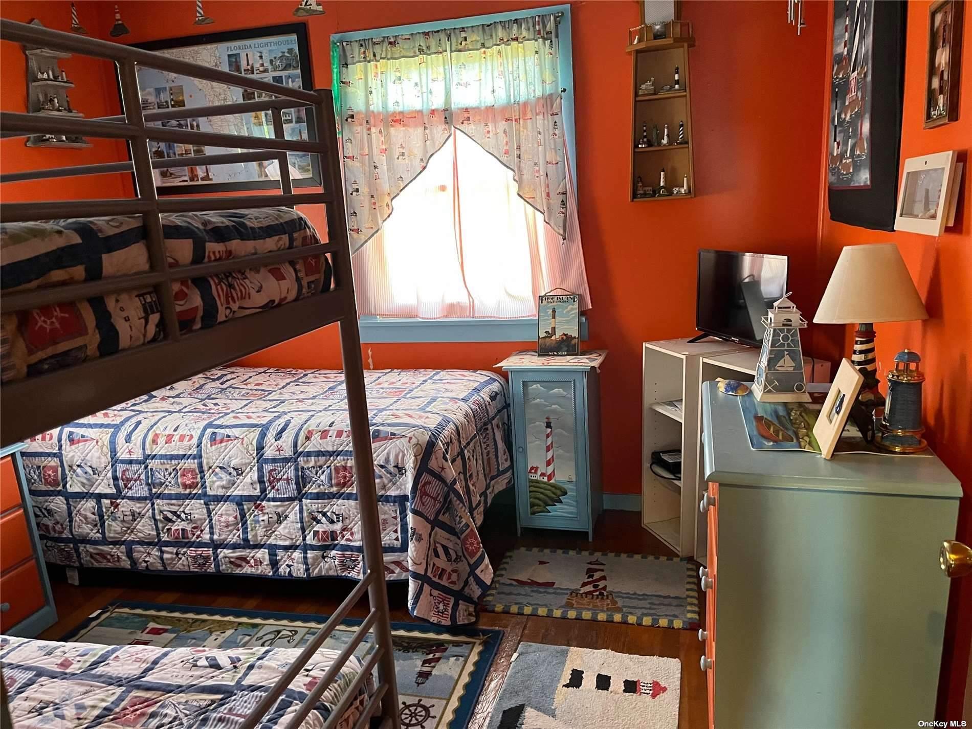 4 Surfview Walk, Seaview, NY 11770