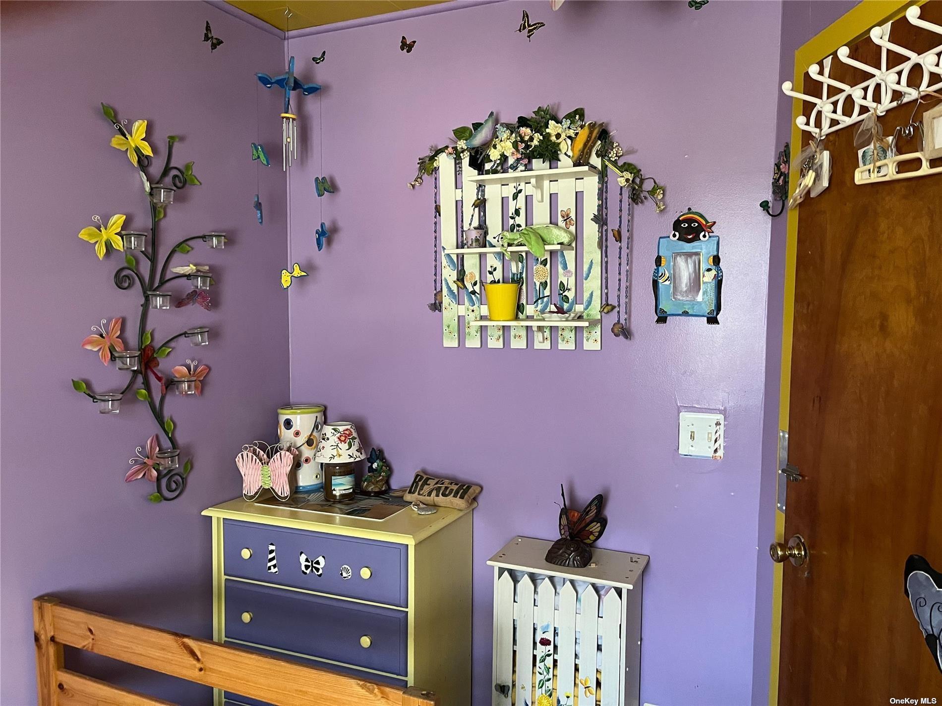 4 Surfview Walk, Seaview, NY 11770