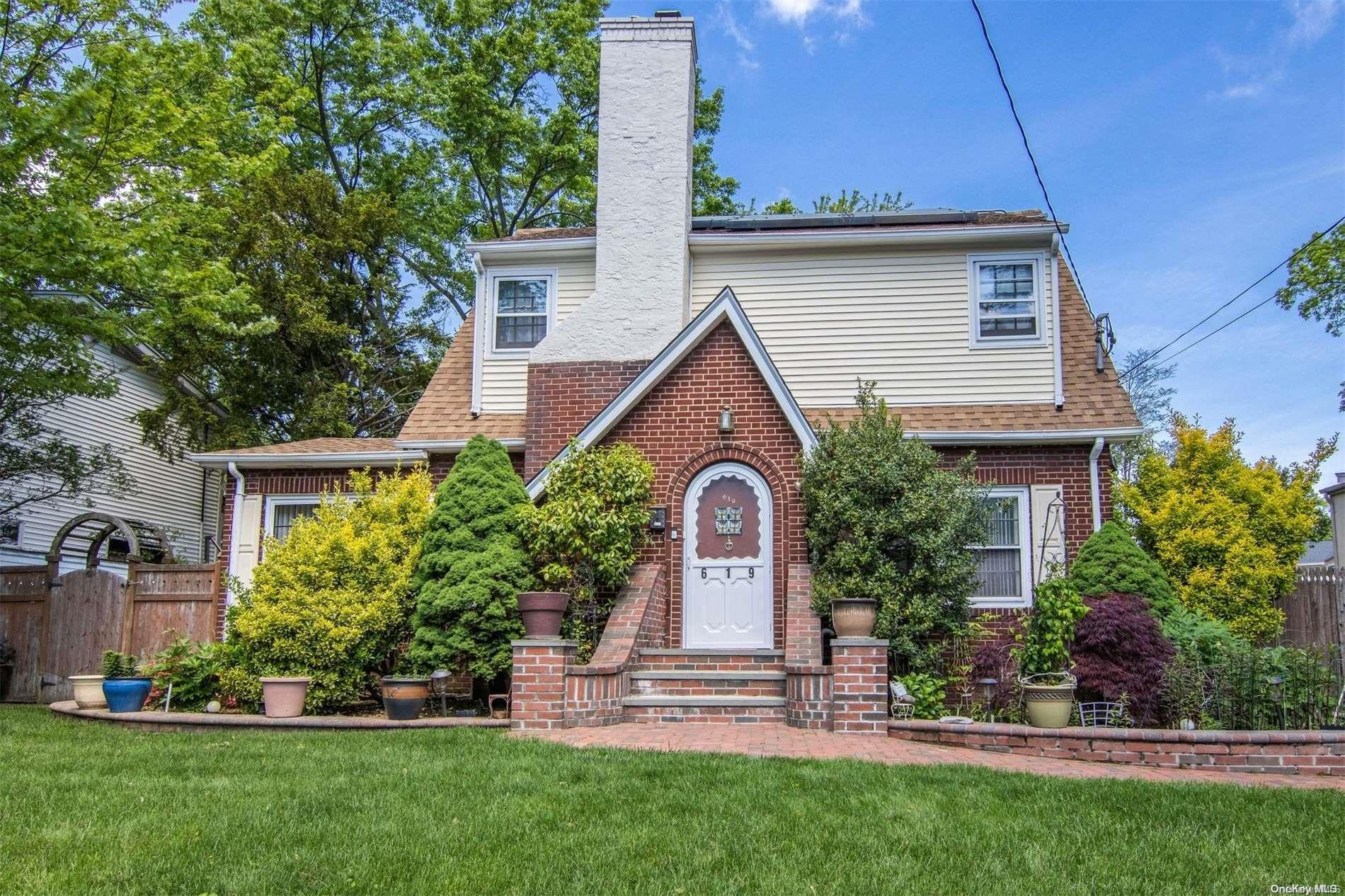 619 Grant Avenue, Baldwin, NY 11510