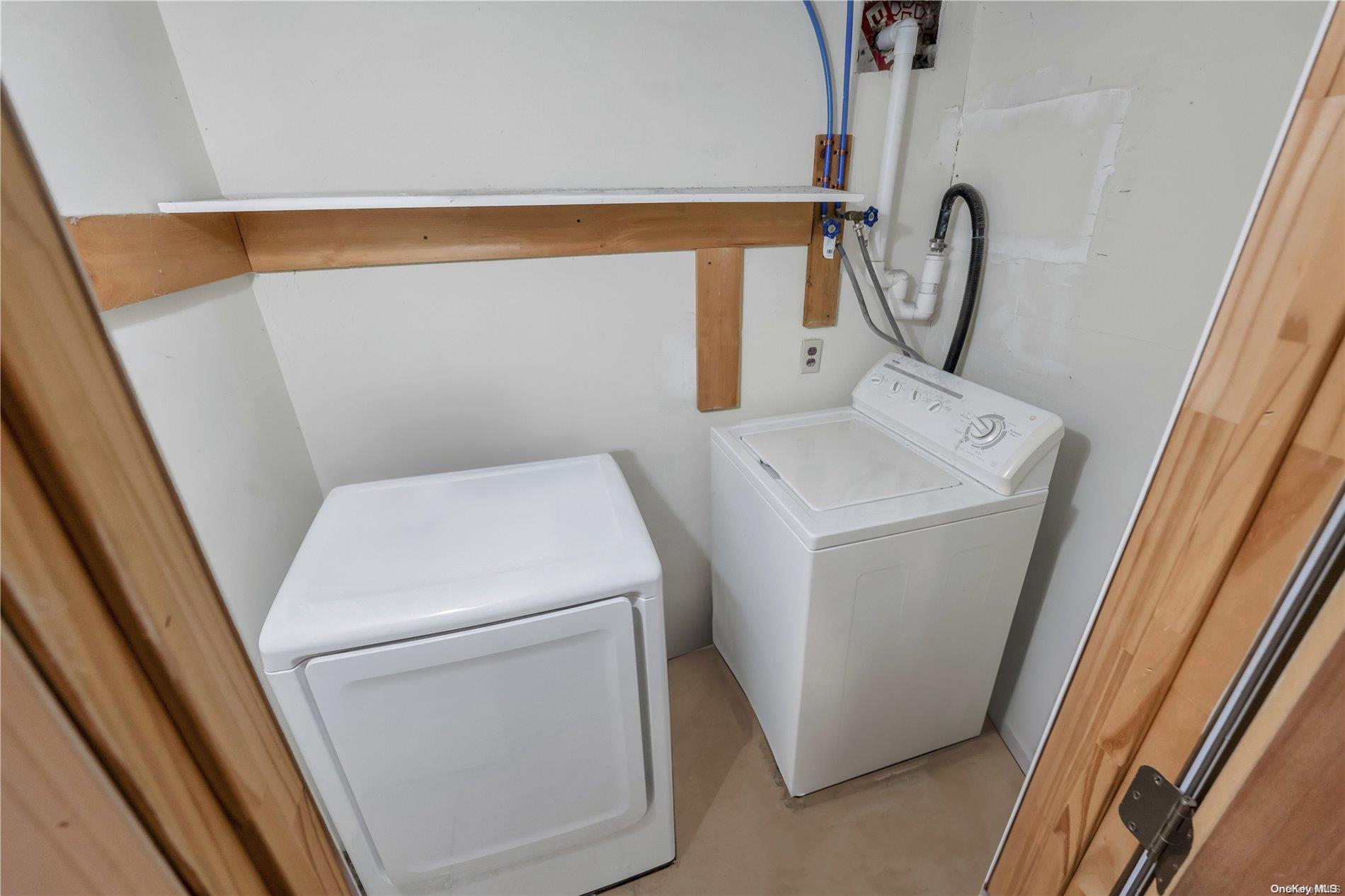 8 New Road, Ronkonkoma, NY 11779