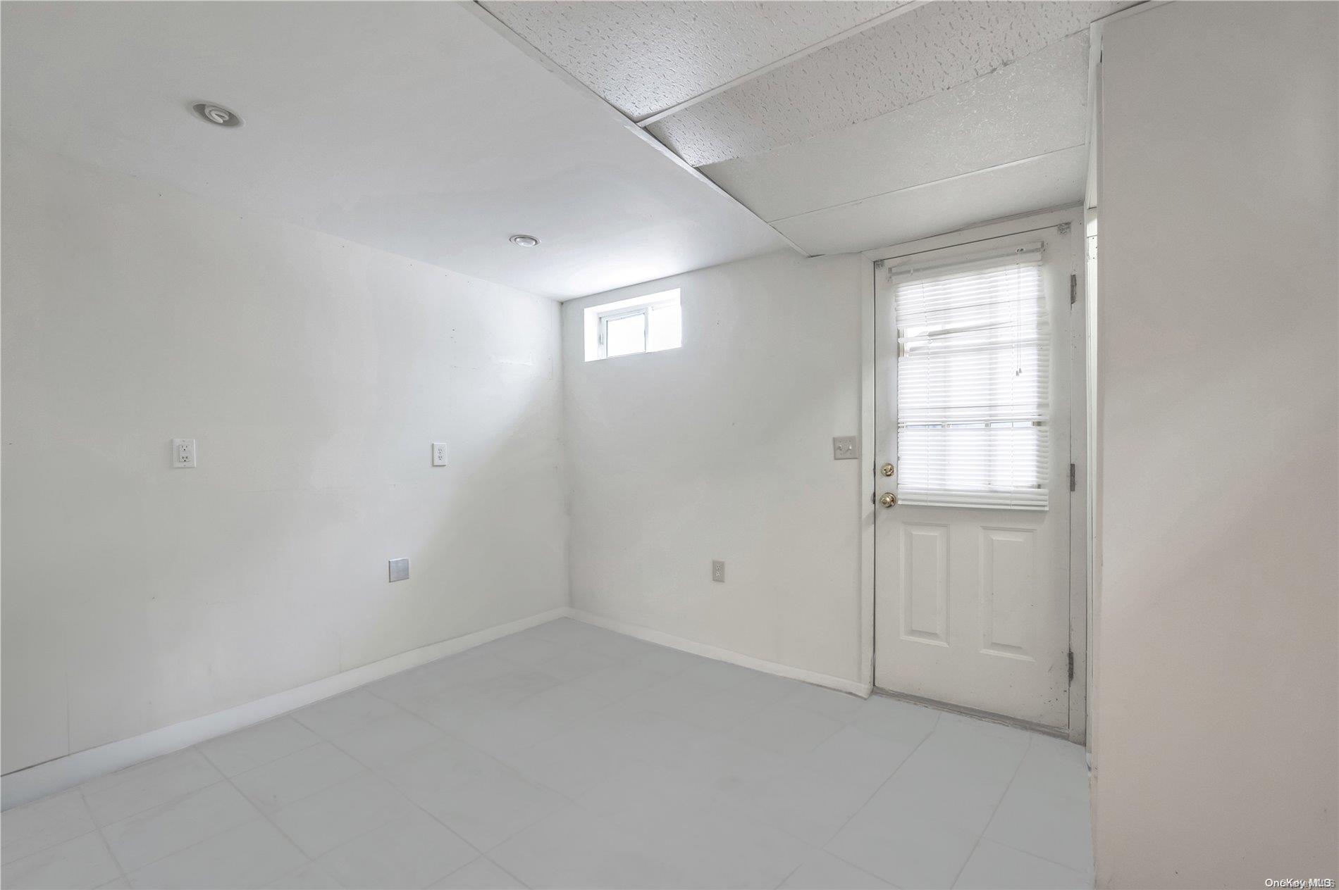 8 New Road, Ronkonkoma, NY 11779