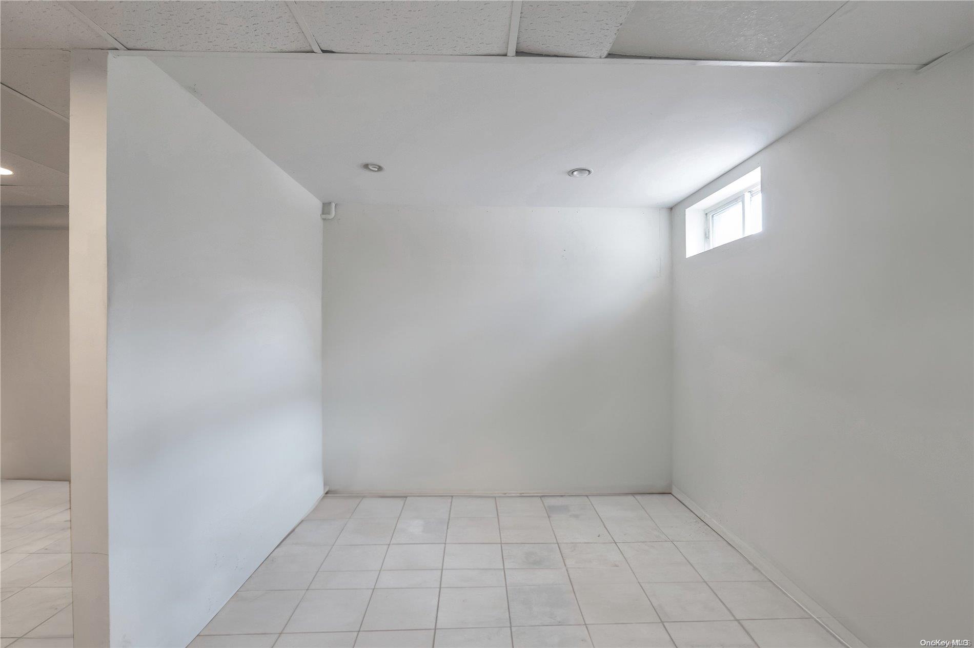 8 New Road, Ronkonkoma, NY 11779