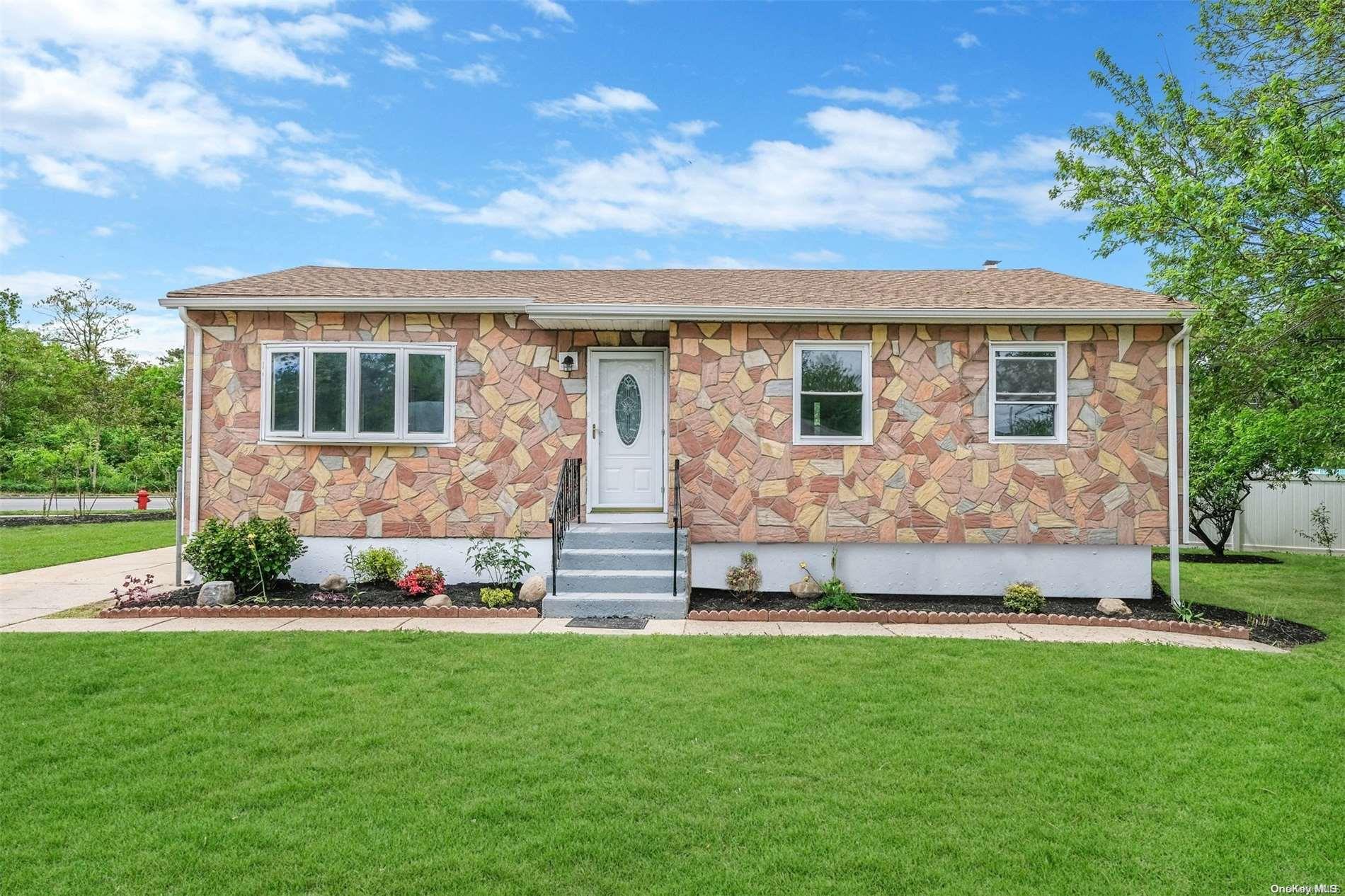 175 Baiting Place Road, Farmingdale, NY 11735