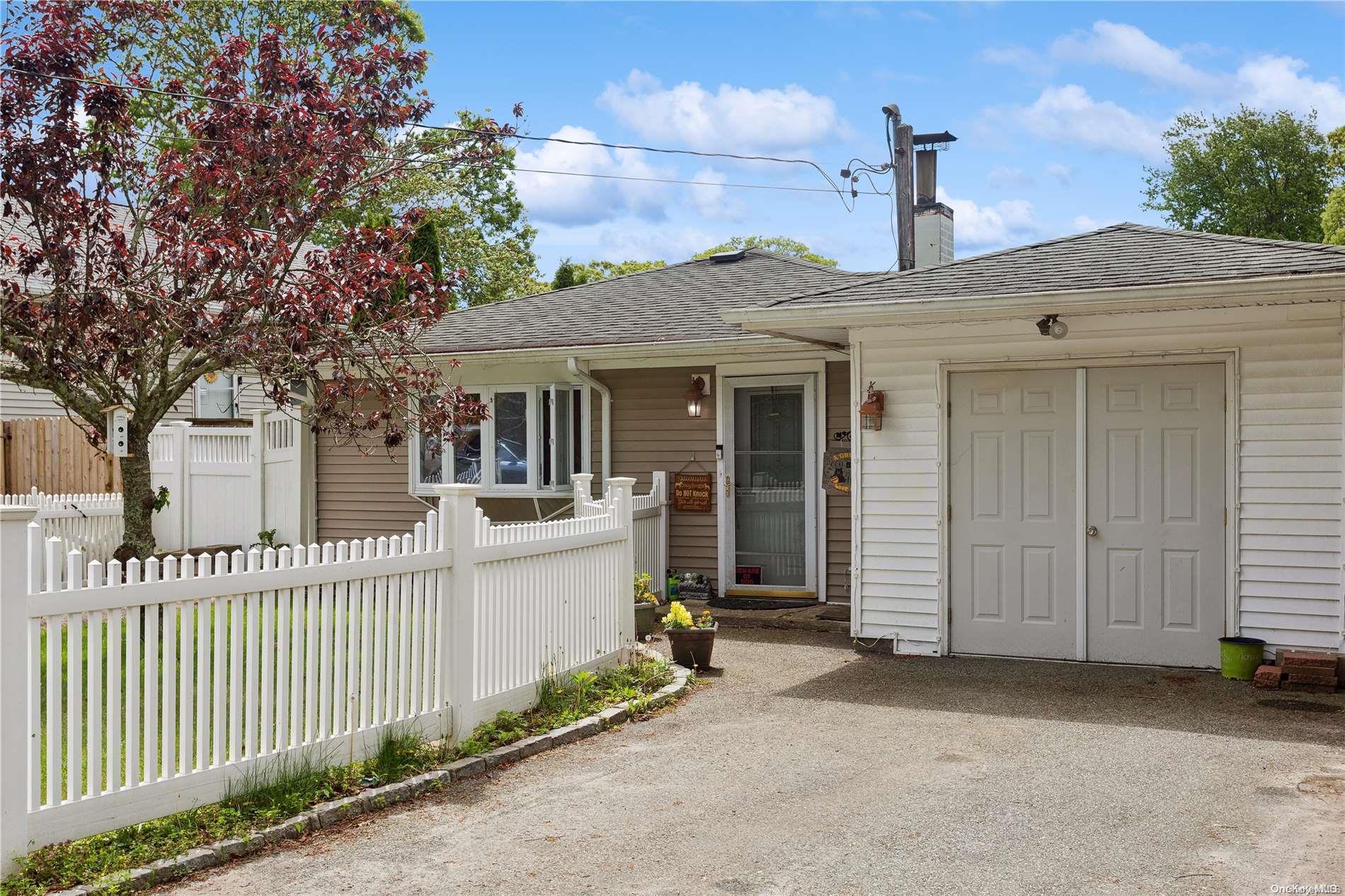 172 E Parkview Drive, Shirley, NY 11967