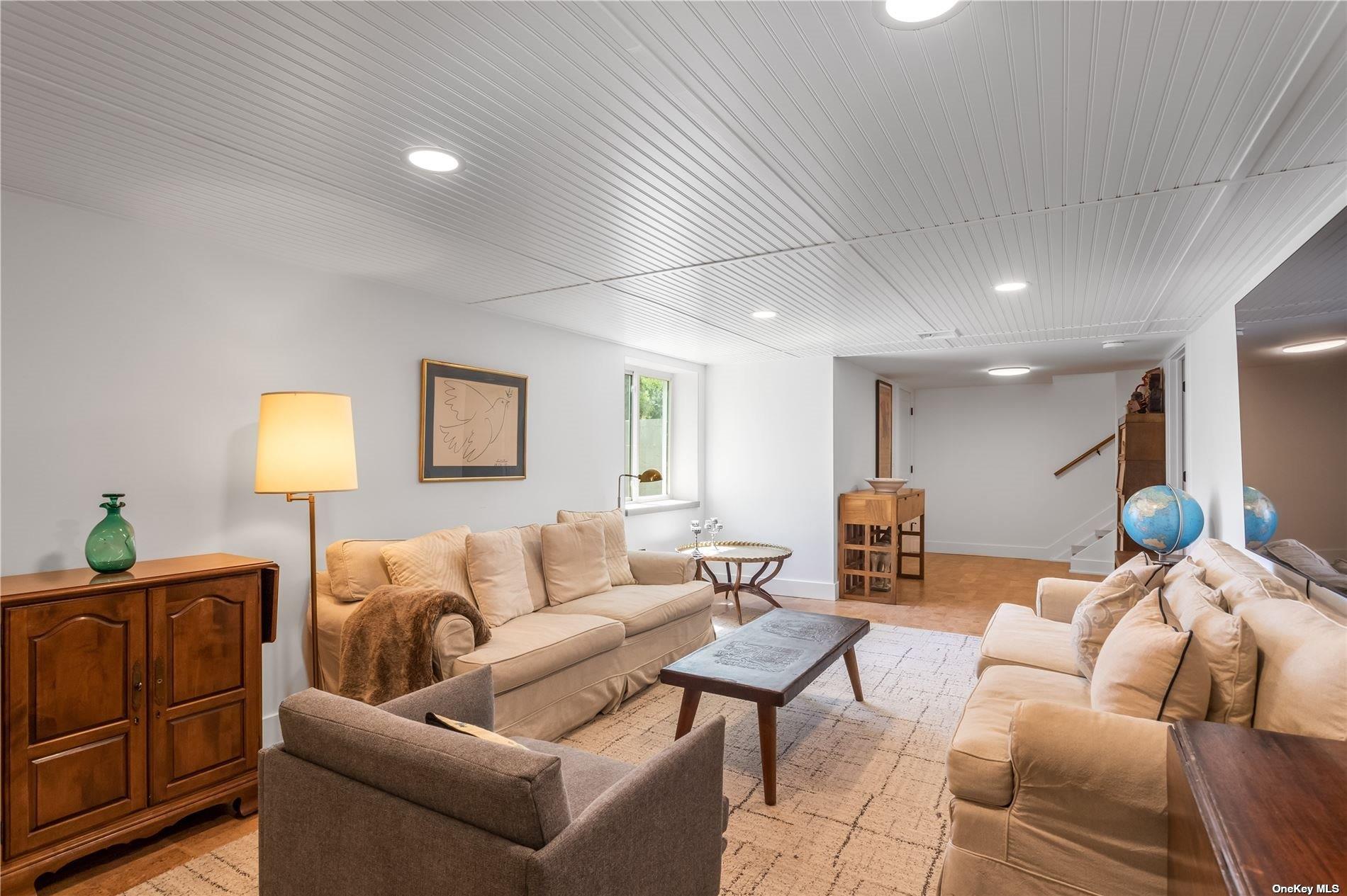 1100 Alvahs Lane, Cutchogue, NY 11935