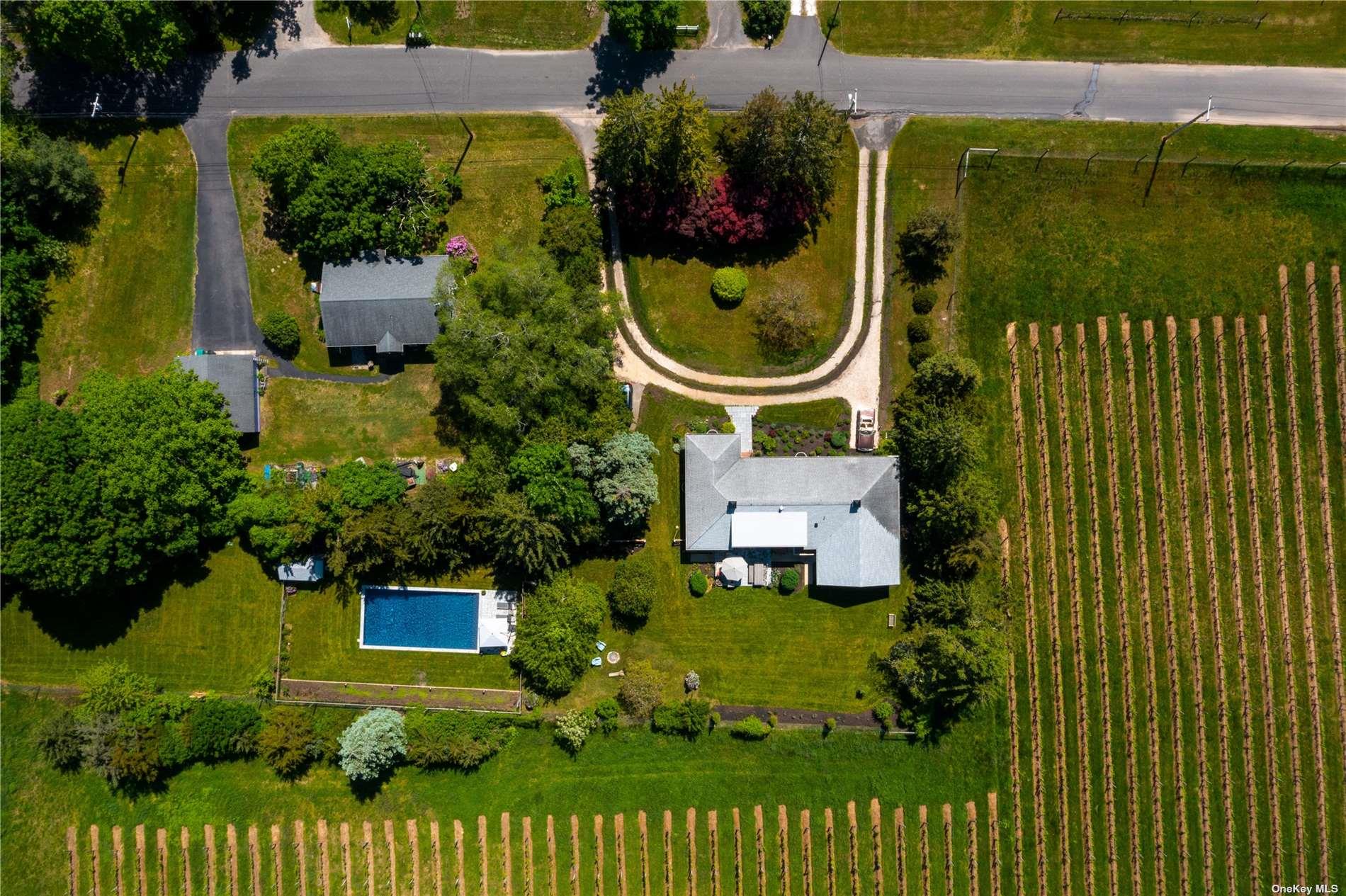 1100 Alvahs Lane, Cutchogue, NY 11935