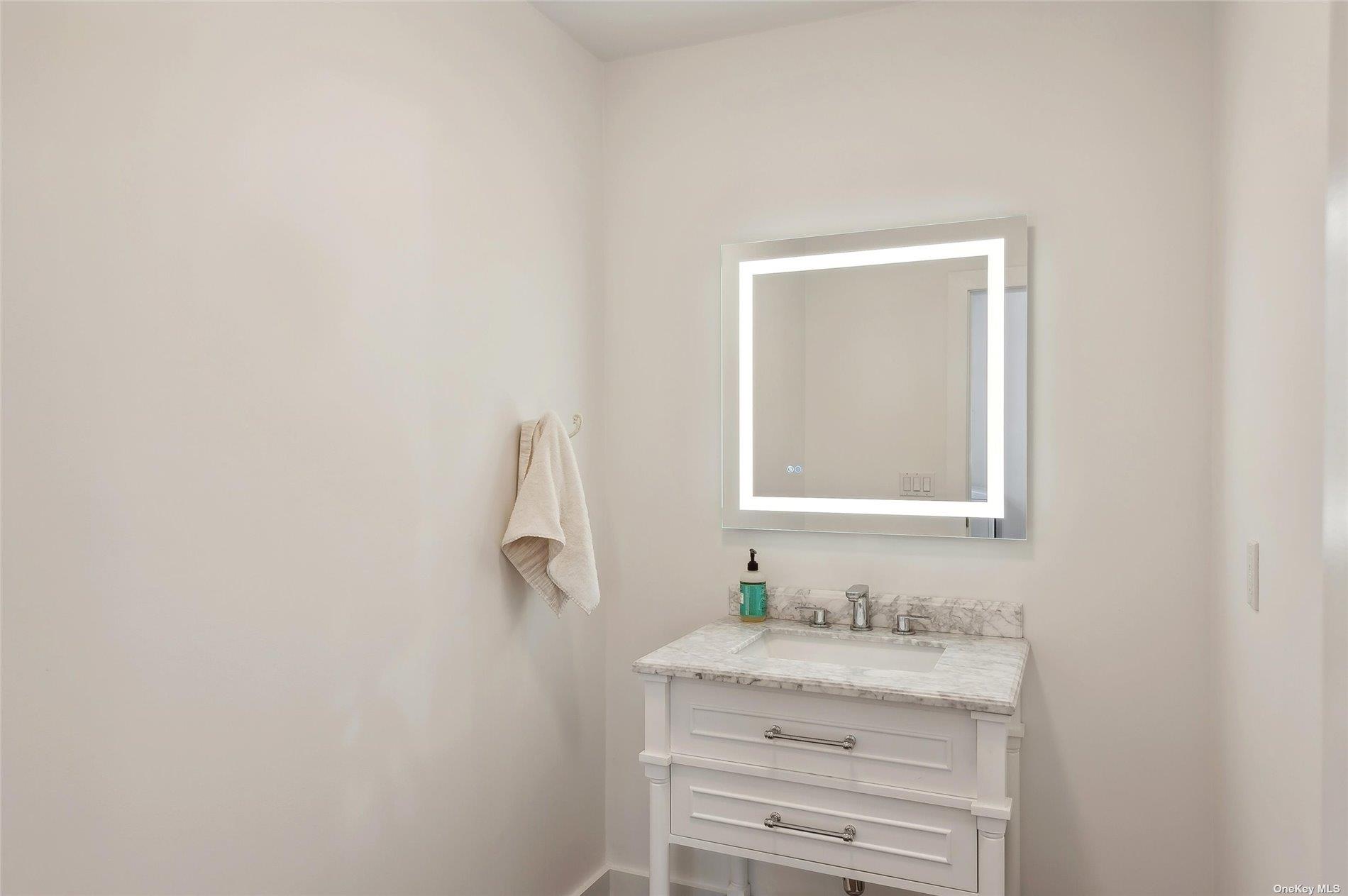 1800 Westphalia Road, Mattituck, NY 11952