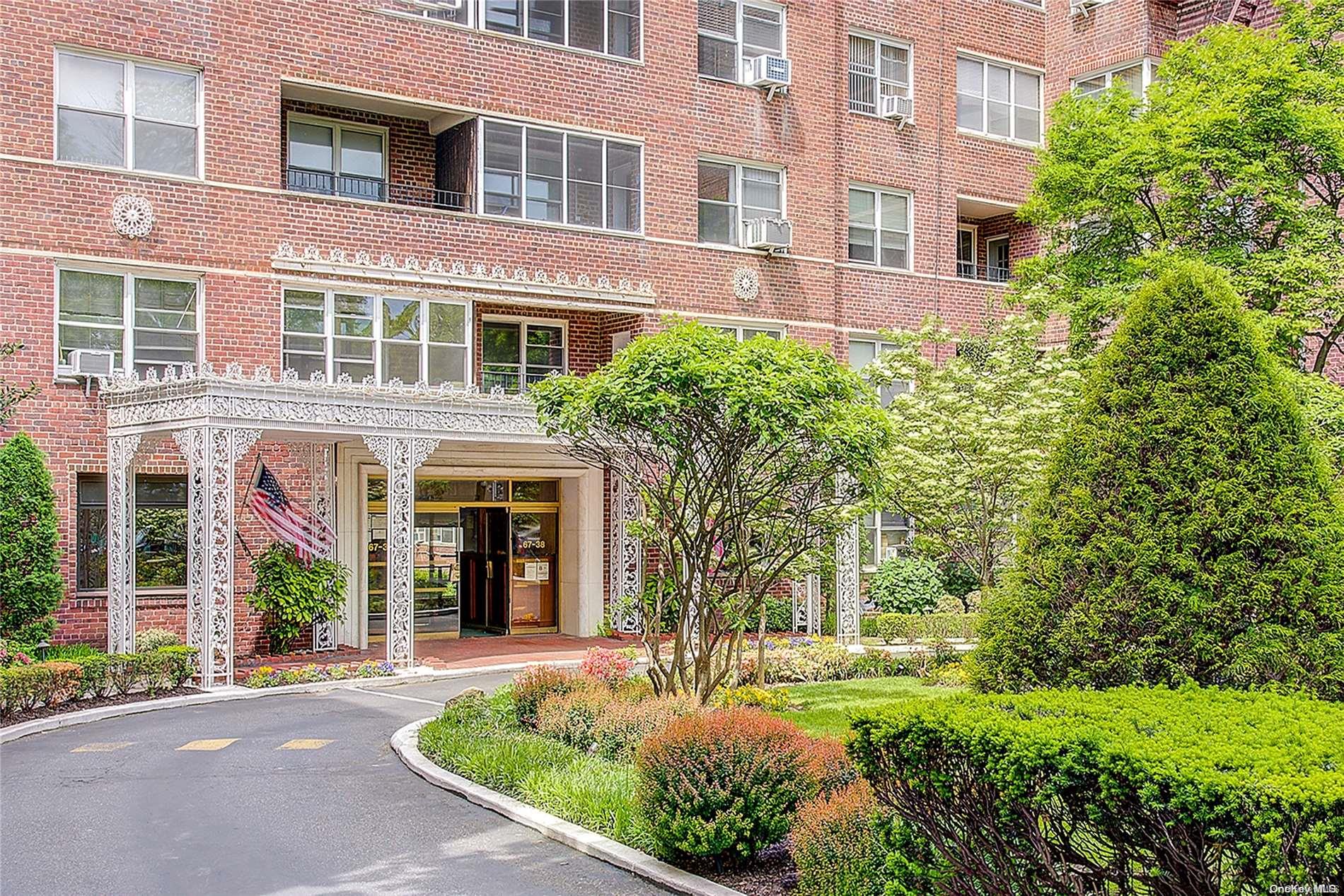 67-38 108th Street # D32, Forest Hills, NY 11375
