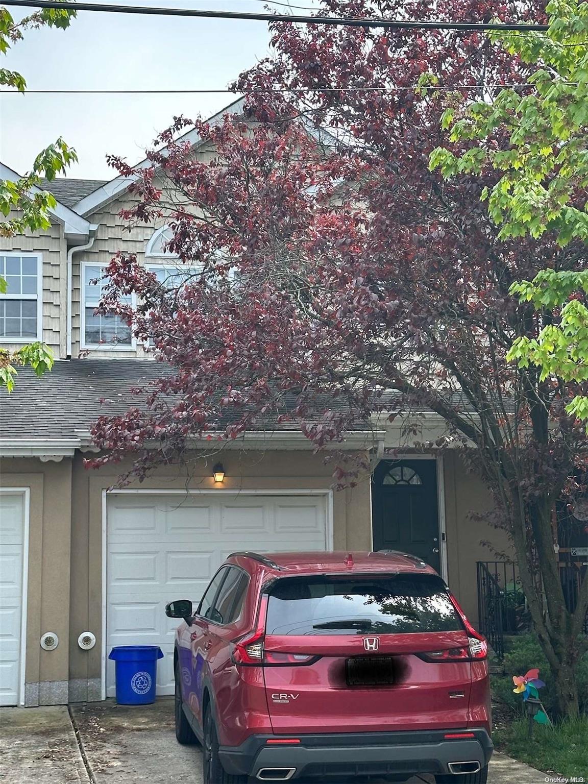 14 Yennicock Avenue, Port Washington, NY 11050