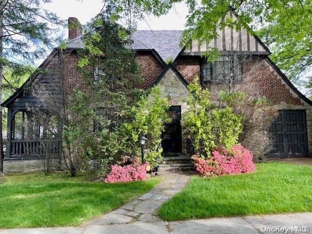 39 North Drive, Malba, NY 11357