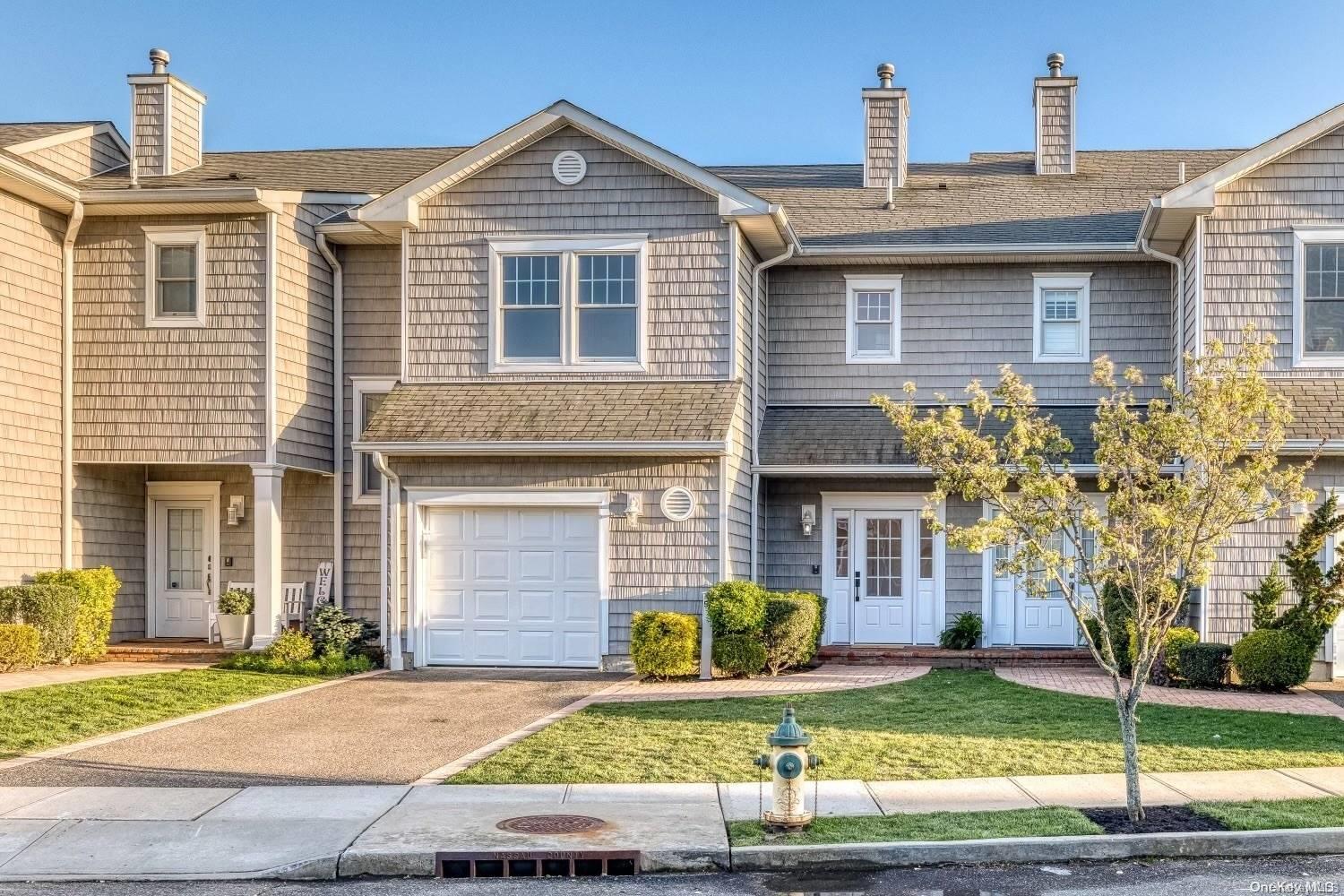 50 Ocean Watch Court # 50, Freeport, NY 11520