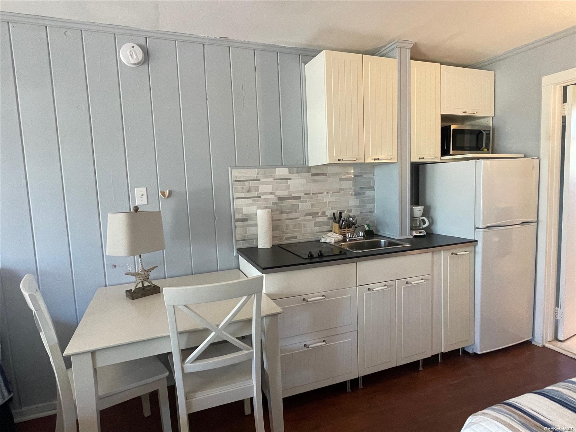 2136 Montauk Highway # 107, Amagansett, NY 11930