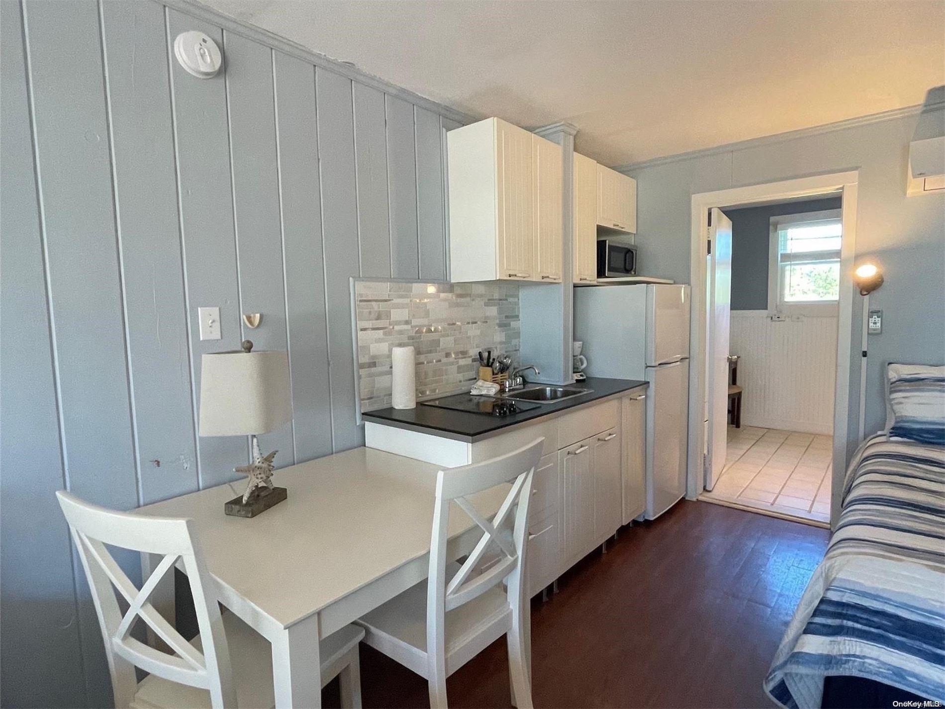 2136 Montauk Highway # 107, Amagansett, NY 11930