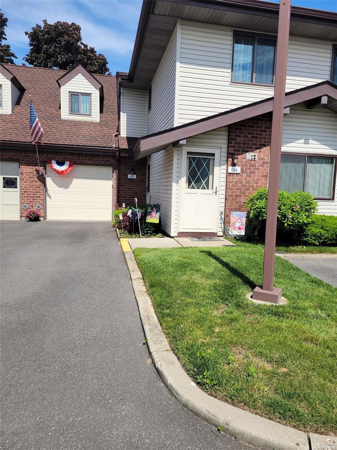 157 Cambridge Drive # Lower, Copiague, NY 11726