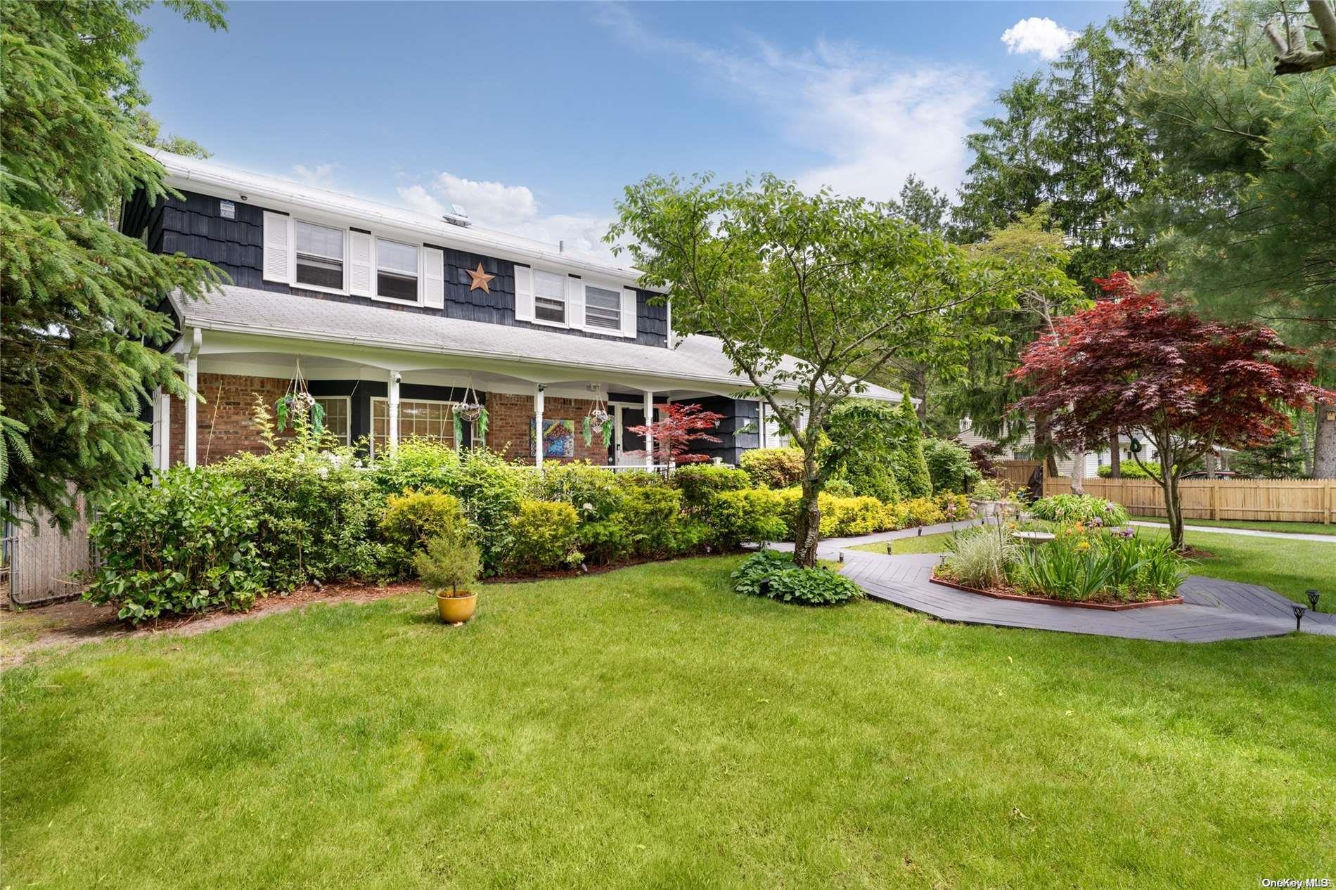 134 W Tiana Road, Hampton Bays, NY 11946