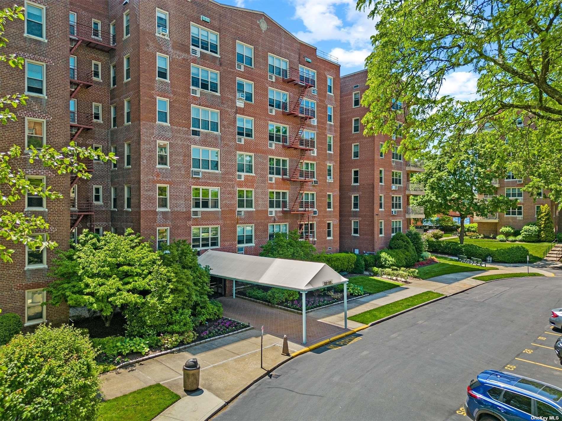 23-55 Bell Blvd # 3H, Bayside, NY 11360